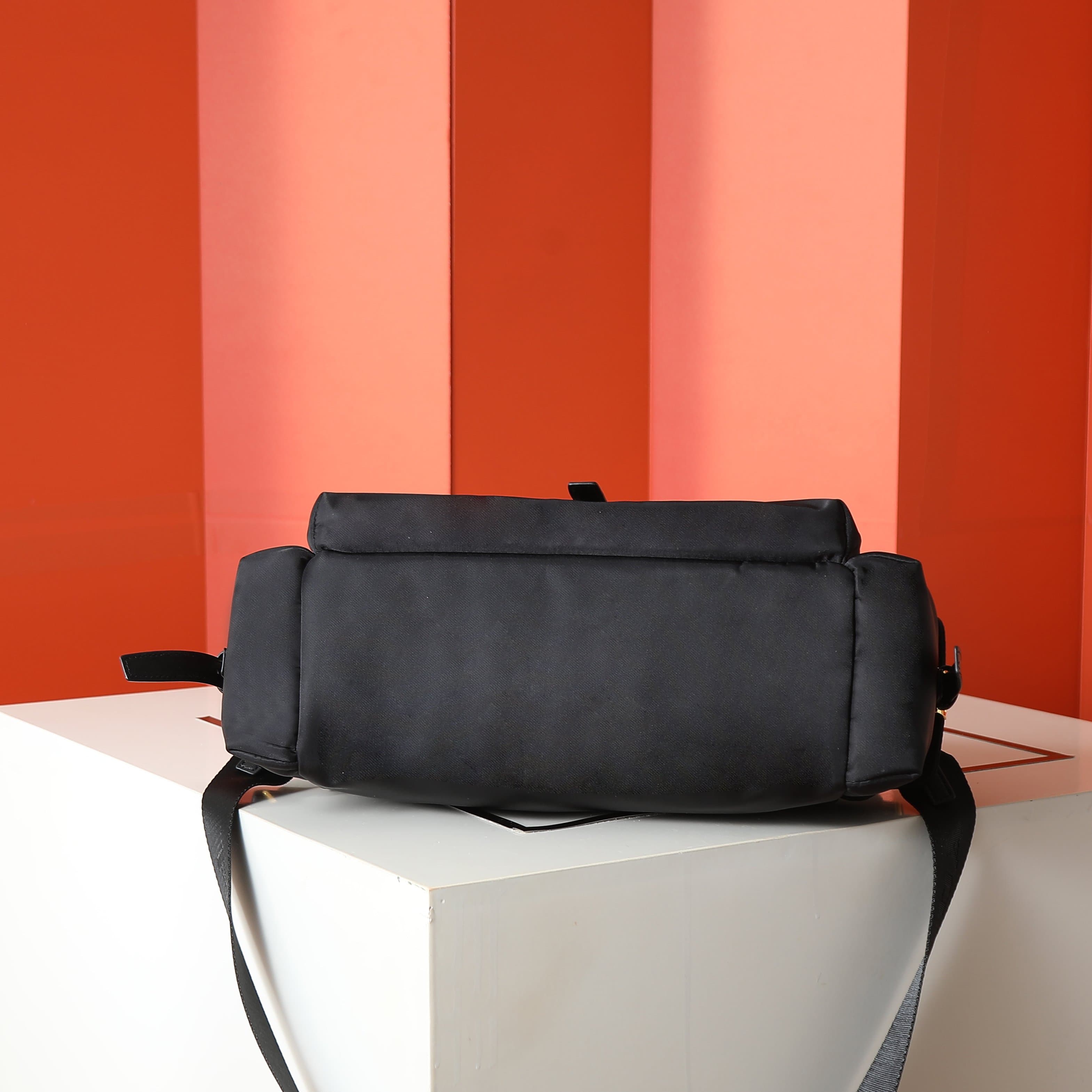 C7005 Batch 🎉 New postman bag 2027, large size 💰 🎉 — image 4