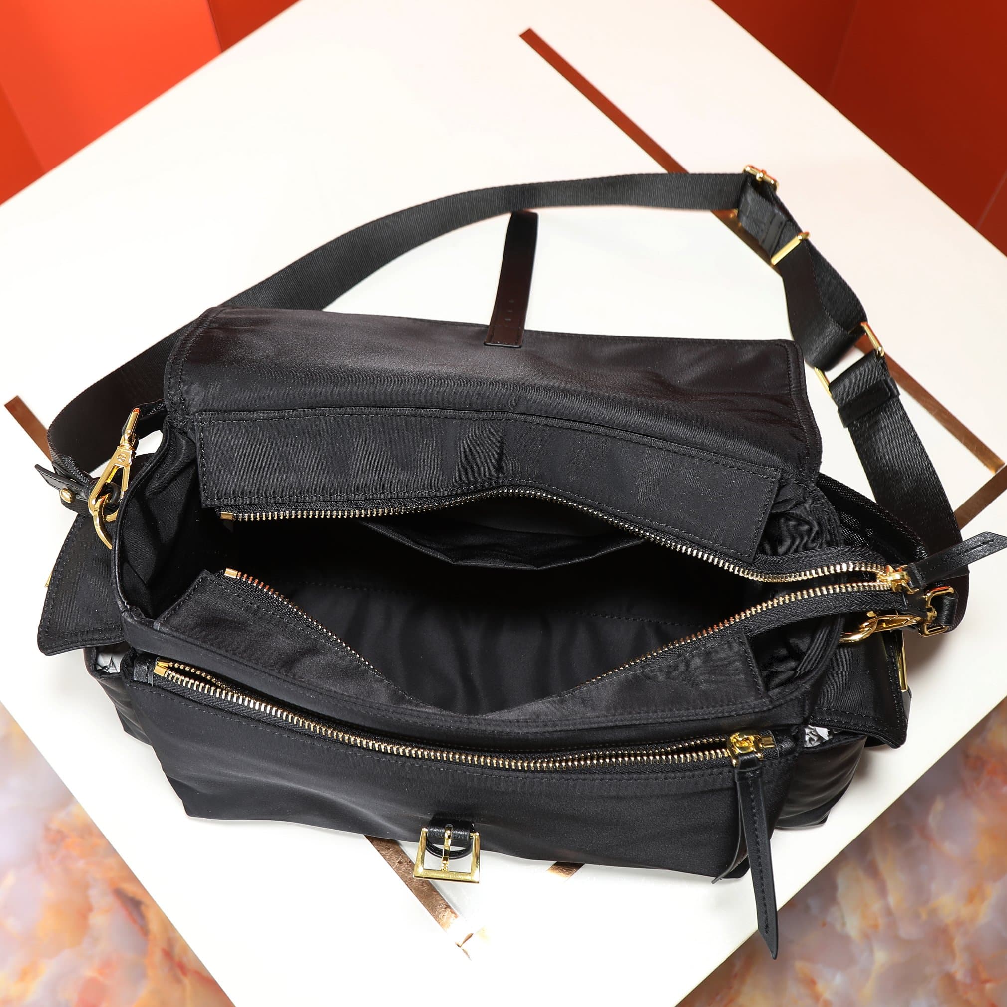 C7005 Batch 🎉 New postman bag 2027, large size 💰 🎉 — image 7