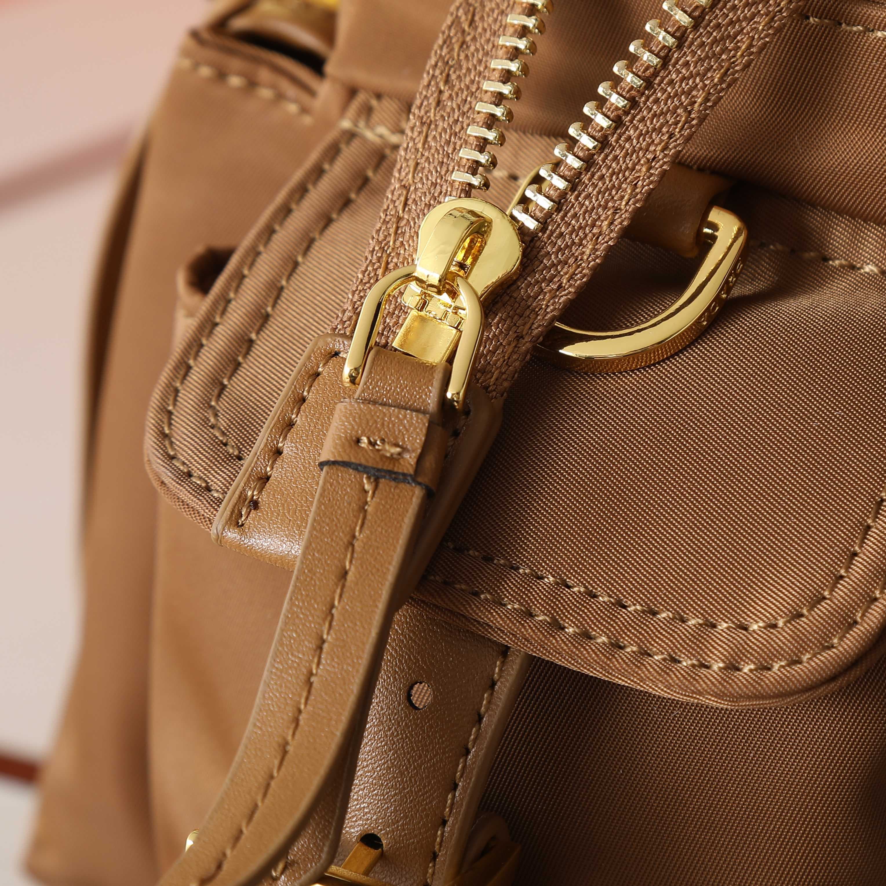 C7006 🎉New delivery bag 🎉1B2026 small size 🎉🎉 — image 7