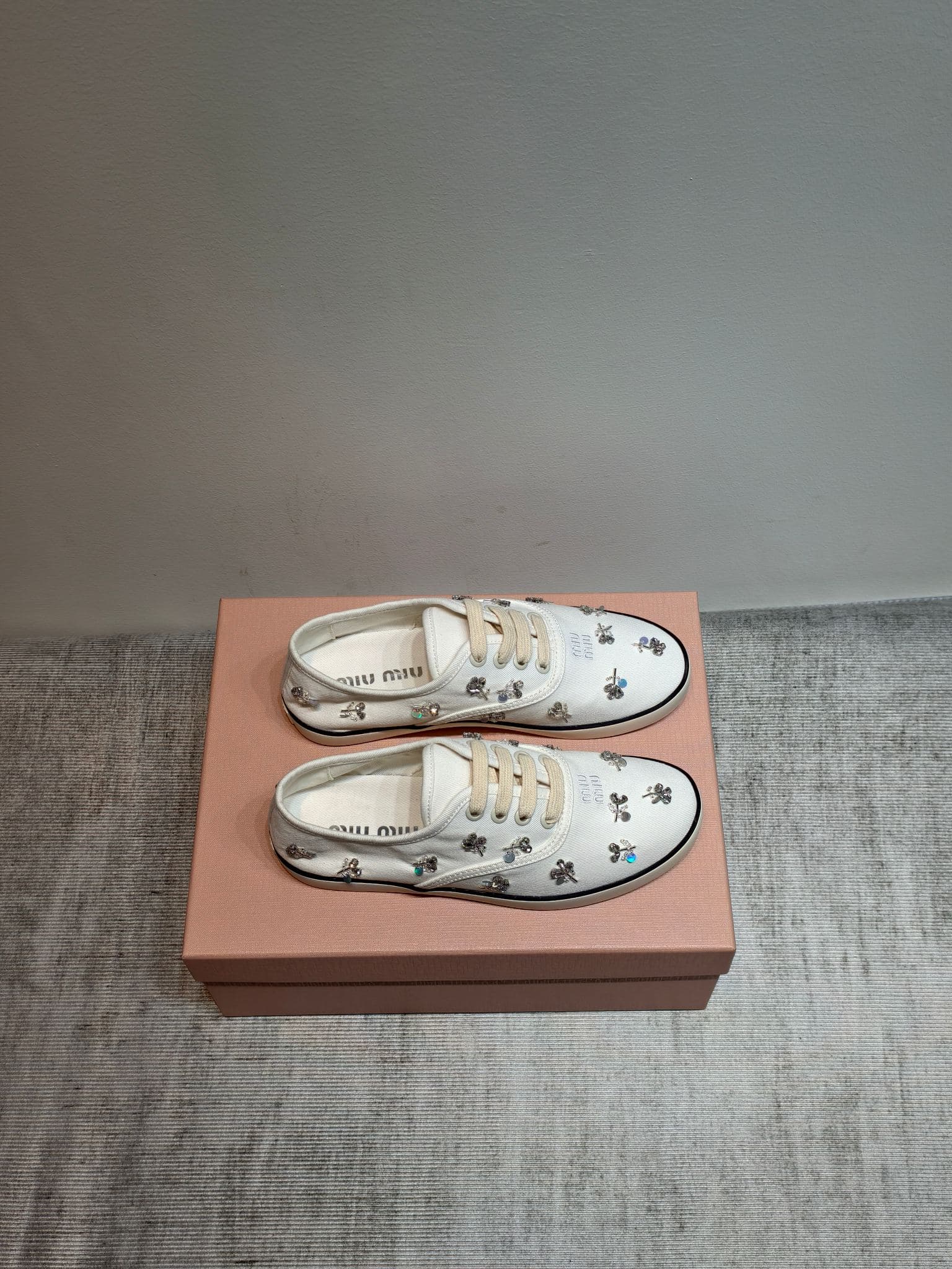 D10643 MIUMIU 2026 new model. The upper is made of twill canvas (textile material) with a textile lining. The sole is made of rubber with the brand logo. The insole is a detachable cloth insole, ensuring comfort and a high-end brand feel. Iconic “pearlesq — image 8