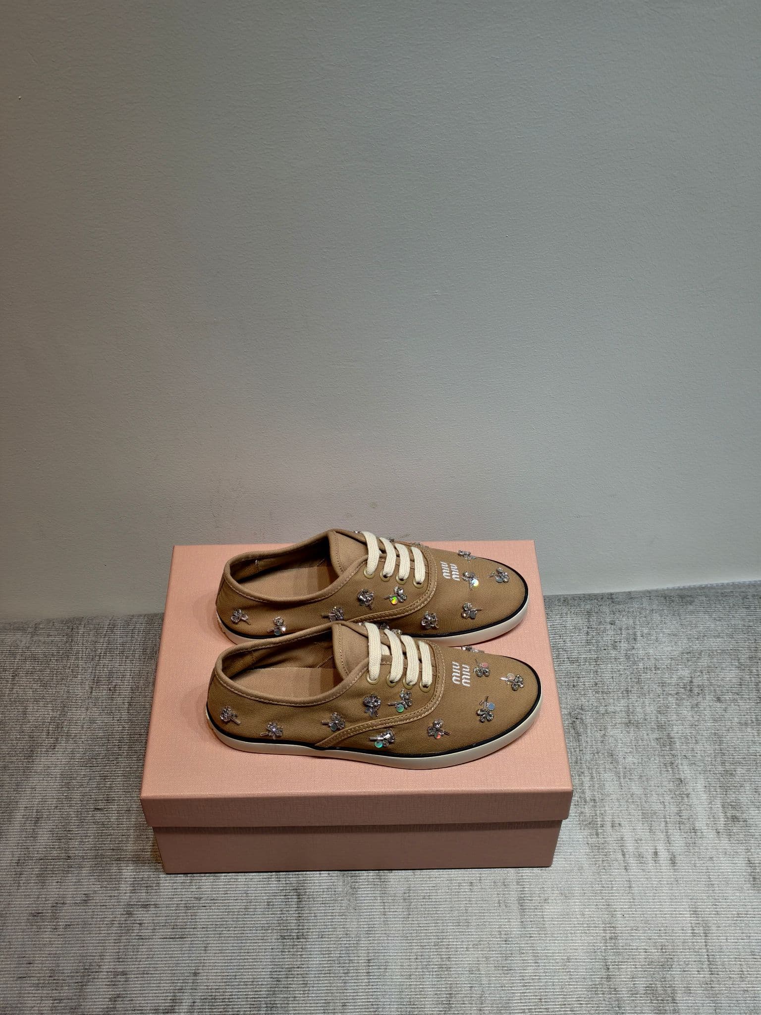 D10640 MIUMIU 2026 new model: The upper is made of twill canvas (textile material) with a textile lining. The sole is made of rubber with the brand logo. The insole is a detachable cloth insole, ensuring comfort while maintaining the brand’s aesthetic. Ic — image 3