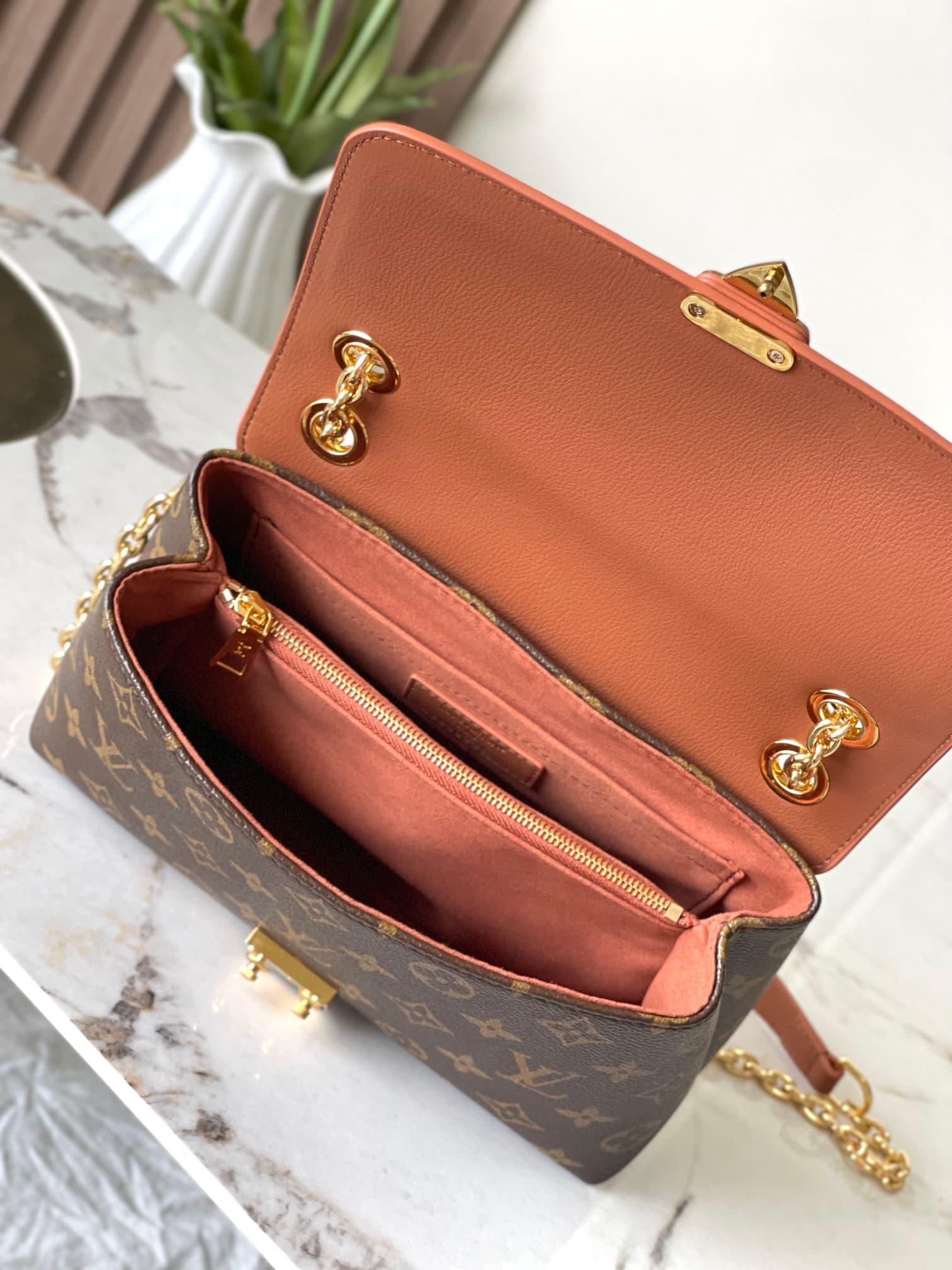 C5179 Original model with enhanced features + semi-stainless steel hardware. 163C dynamic chip [Madeleine BB handbag]. m28424 – watermark/black color. m28588 – watermark/brown color. — image 8