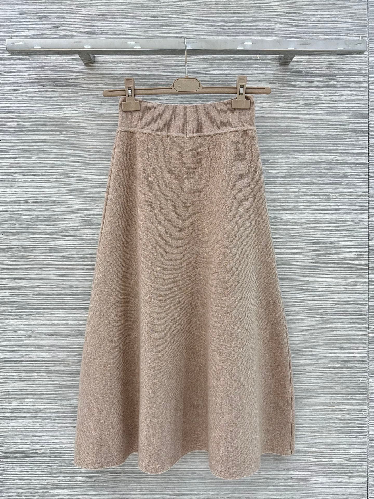 C18556 VP high-end original quality❤️Lp offers a high-level elegance. It features a classic "old money" style outfit, along with a monochrome long skirt from the capsule series! Paired with the series short sweater, it looks absolutely beautiful⚠️YB uses  — image 8