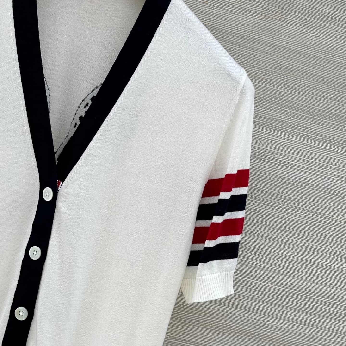 C18532 Exclusive release by VP❤️, high-quality original product! TB British-style age-reducing outfit, 26 new spring collection – a short sweater with a design featuring tennis racket patterns and open silk wool fabric! A must-have for fashion lovers. YB  — image 4