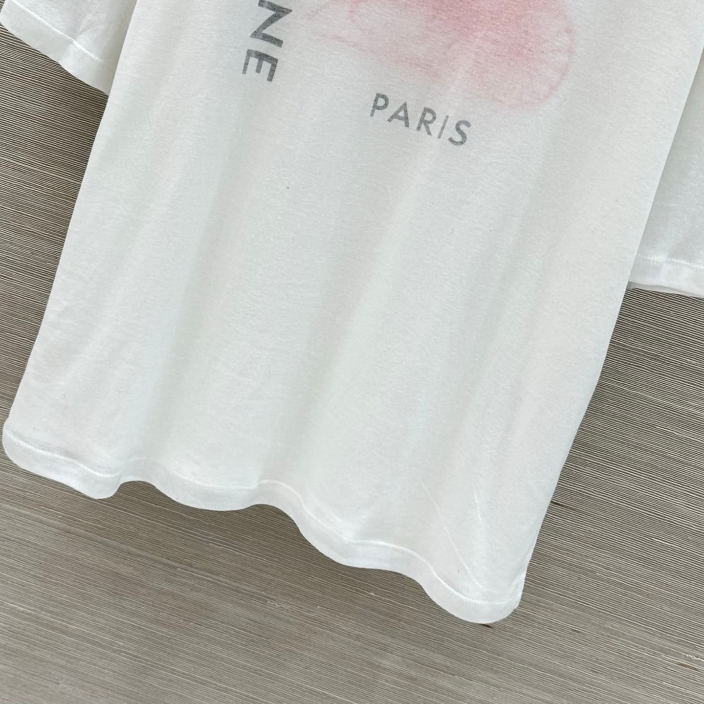 C18523 Exclusive release by VP! Highly popular item – highly recommended ❤️ High-quality original design; long-term fashion style. Double-layer design with a Arc de Triomphe pattern on the short-sleeved T-shirt. Features a logo print with “carriage” lette — image 5