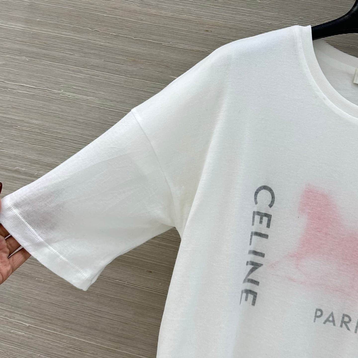 C18523 Exclusive release by VP! Highly popular item – highly recommended ❤️ High-quality original design; long-term fashion style. Double-layer design with a Arc de Triomphe pattern on the short-sleeved T-shirt. Features a logo print with “carriage” lette — image 3