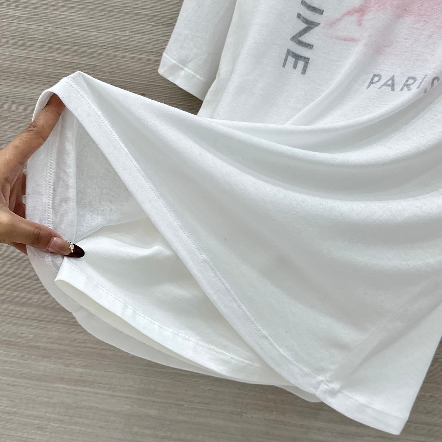 C18523 Exclusive release by VP! Highly popular item – highly recommended ❤️ High-quality original design; long-term fashion style. Double-layer design with a Arc de Triomphe pattern on the short-sleeved T-shirt. Features a logo print with “carriage” lette — image 7