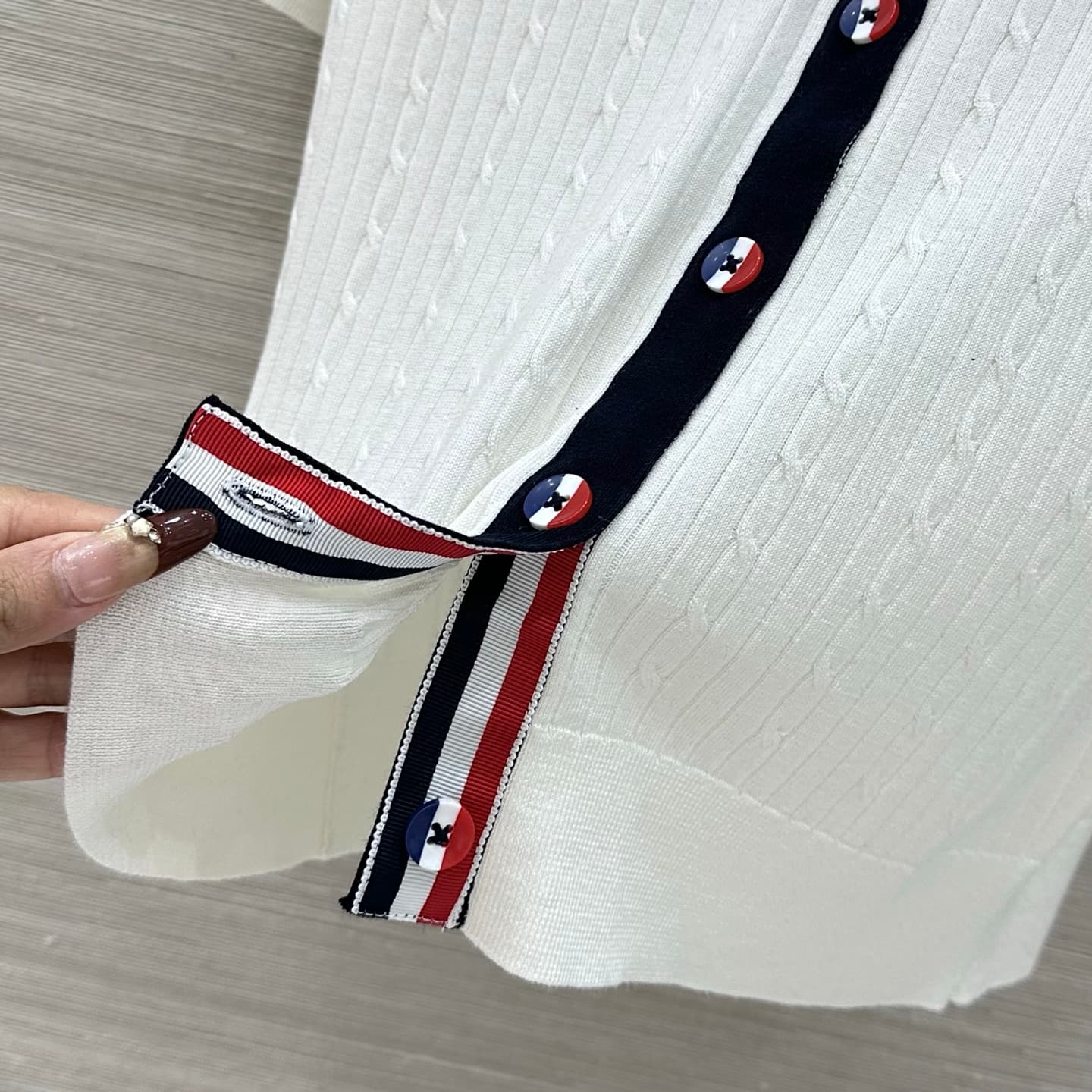 C18534 Exclusive release by VP❤️, high-quality original product! TB British-style fashion for aging prevention – 26 new spring collection. Short sweater with Little dog embroidery and open-weave silk-wool material! A must-have for fashion lovers. YB custo — image 6