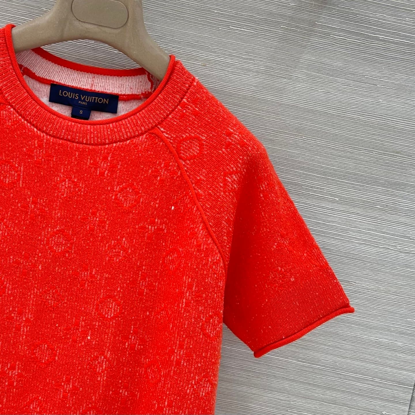 C18526 Highly recommended! Lou26s spring/summer new collection Nautical🗺️ series – MONOGRAM double-woven logo short-sleeve sweater. The specially dyed yarn truly highlights skin brightness. Imported wool yarn has an excellent texture! Perfect for beautifu — image 4