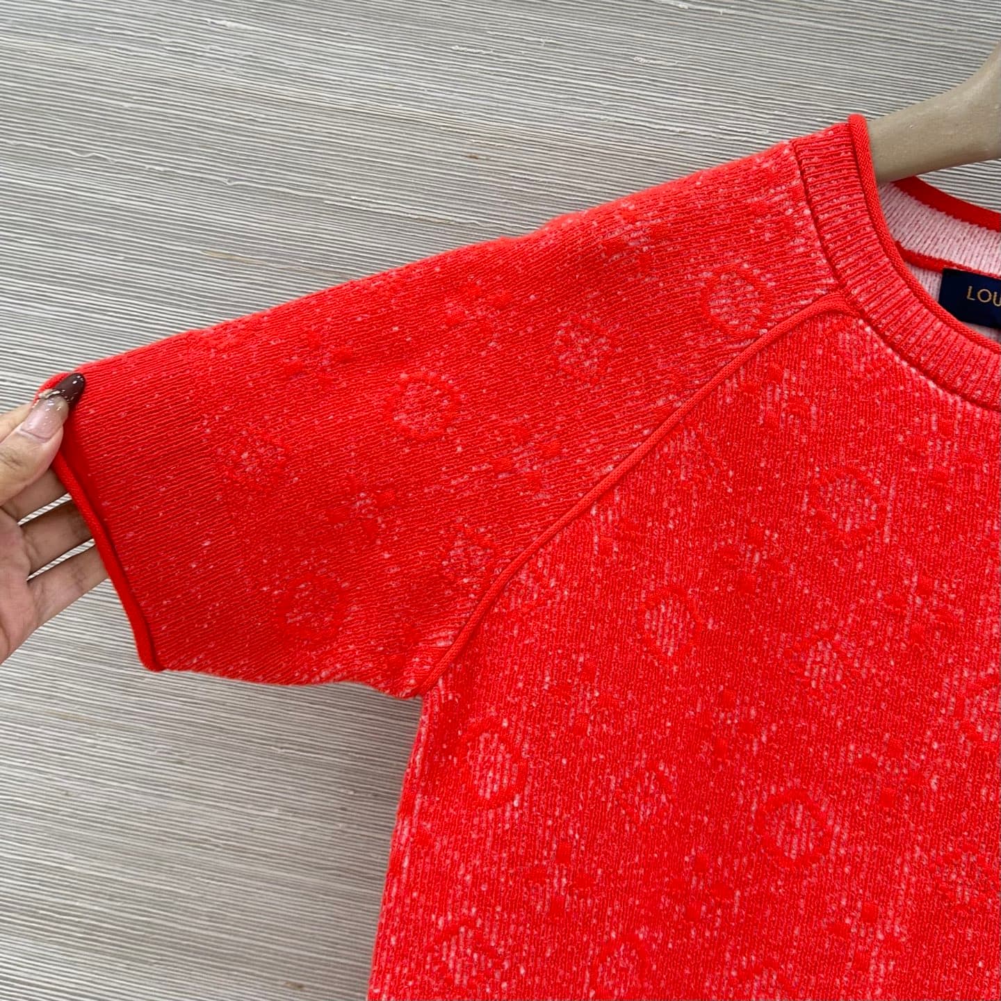 C18526 Highly recommended! Lou26s spring/summer new collection Nautical🗺️ series – MONOGRAM double-woven logo short-sleeve sweater. The specially dyed yarn truly highlights skin brightness. Imported wool yarn has an excellent texture! Perfect for beautifu — image 3