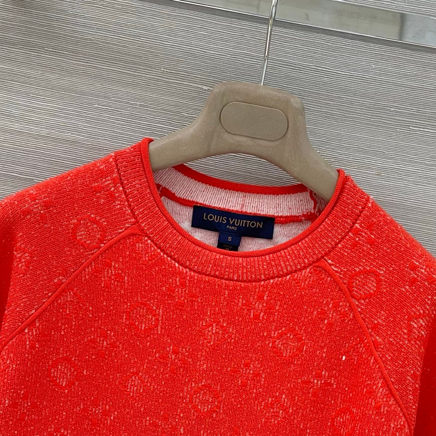 C18526 Highly recommended! Lou26s spring/summer new collection Nautical🗺️ series – MONOGRAM double-woven logo short-sleeve sweater. The specially dyed yarn truly highlights skin brightness. Imported wool yarn has an excellent texture! Perfect for beautifu — image 5