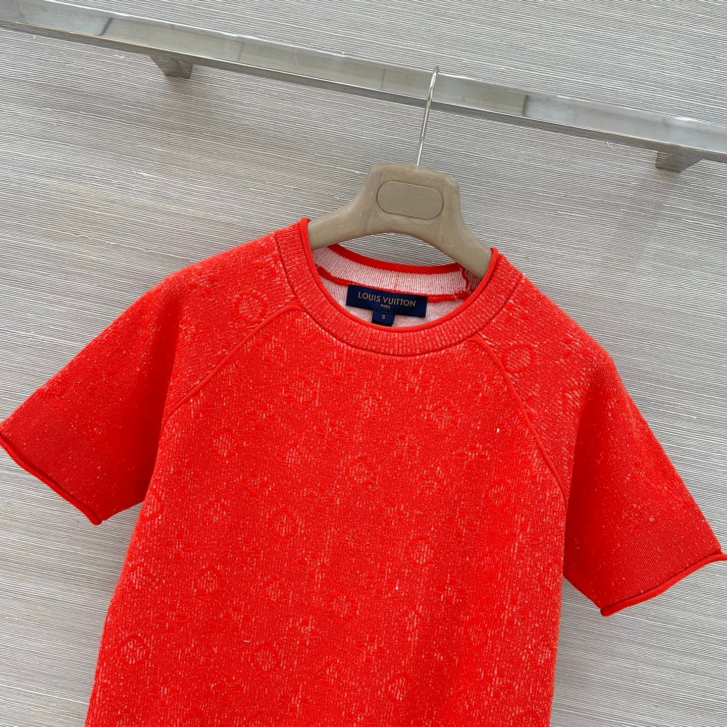 C18526 Highly recommended! Lou26s spring/summer new collection Nautical🗺️ series – MONOGRAM double-woven logo short-sleeve sweater. The specially dyed yarn truly highlights skin brightness. Imported wool yarn has an excellent texture! Perfect for beautifu — image 2
