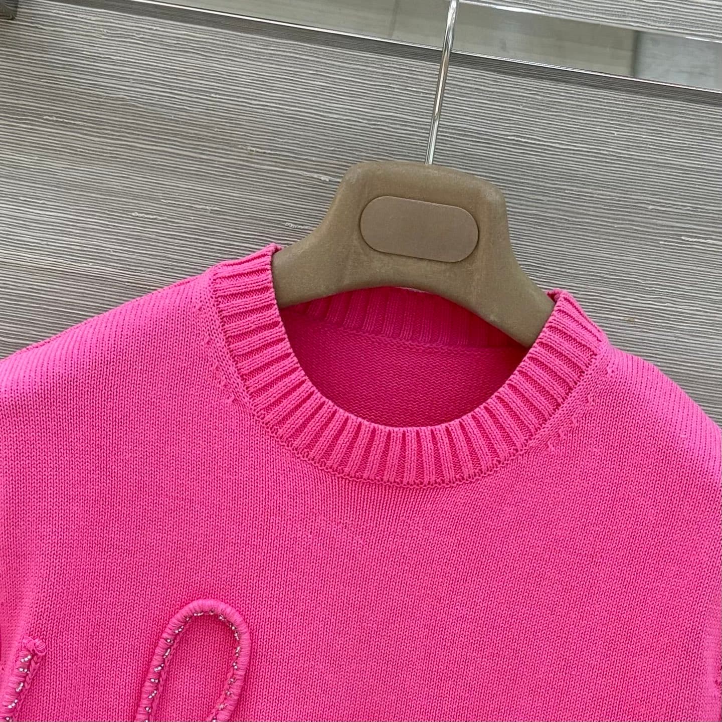 C18539 Exclusive release ❤️ High-quality original items ❤️ Cha*25 spring/summer new collection! The most popular item of this season! Short-sleeved top with 3D logo using crochet technique! The original custom Swiss knitted thread logo adds a luxurious an — image 5