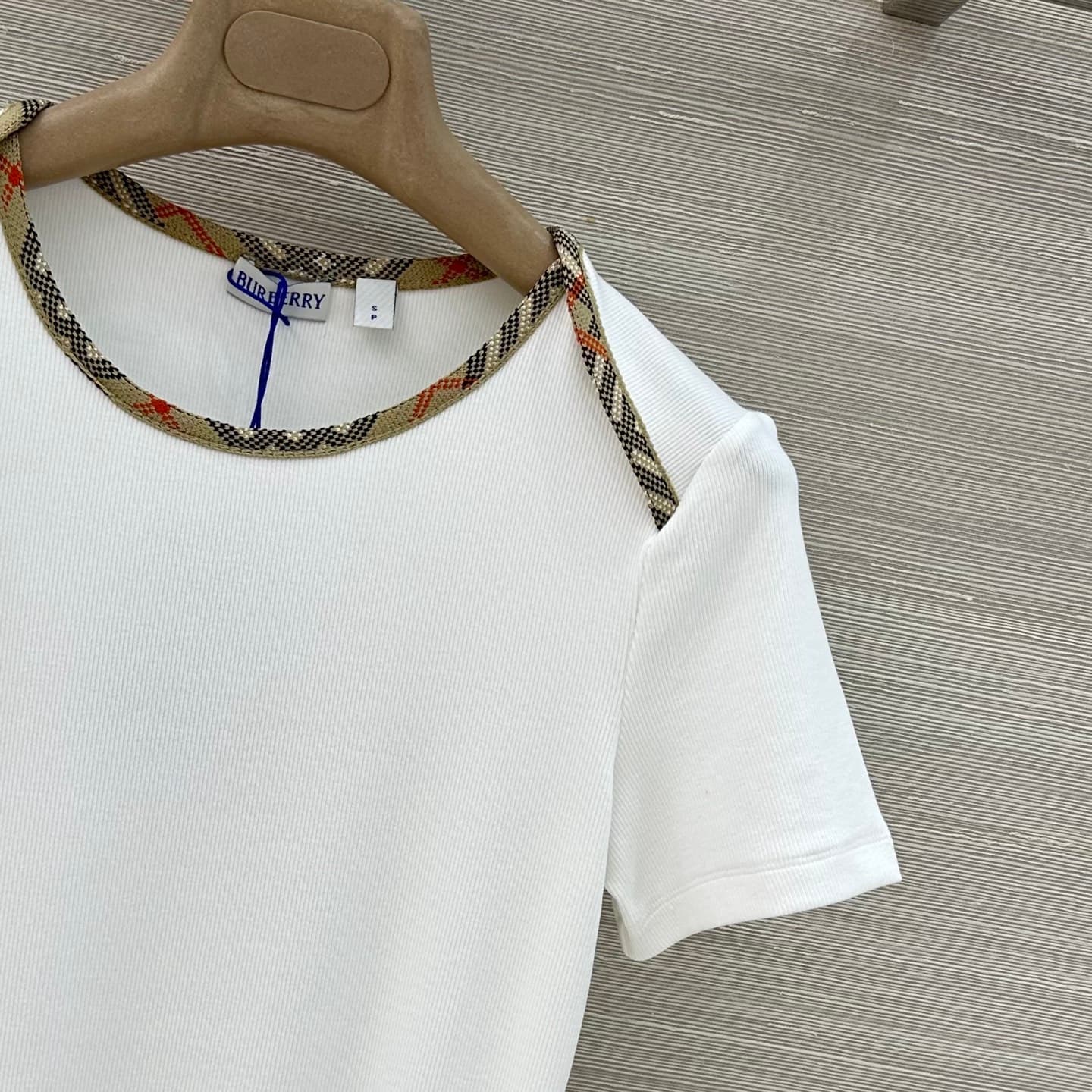 C18548 Original quality ❤️ A classic casual outfit for Bur family girls! This T-shirt features a checked pattern with side seams, and short sleeves. It has an embroidered “Rider” design; I really love this fashionable style! The waist-catching fit is a mu — image 4