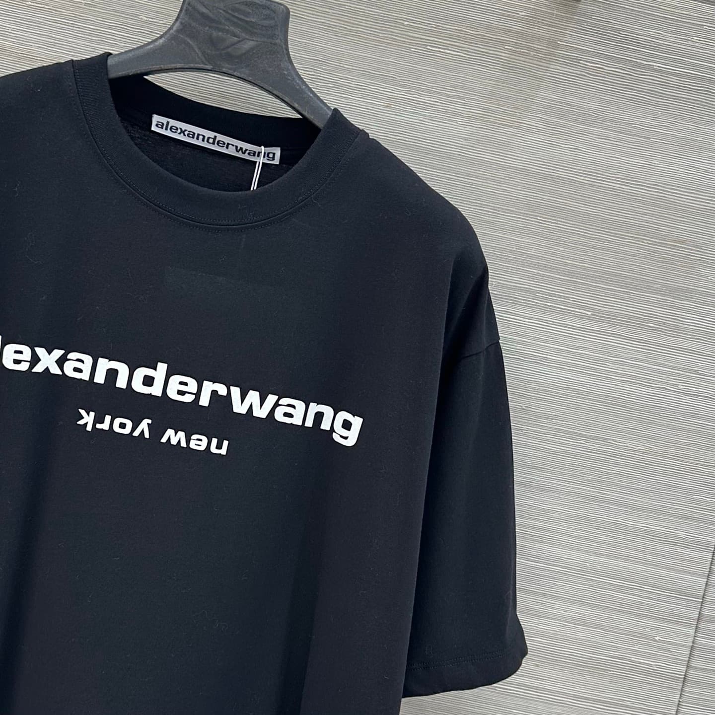 C18560 Exclusive release, high-quality original product ❤️ Fashionable outfits with AW trendy style. New spring/summer items from 26 💕 Stylish pieces 💕 High-end color combinations, three-dimensional foam logo on the T-shirt. Relaxed fit for both men and w — image 4