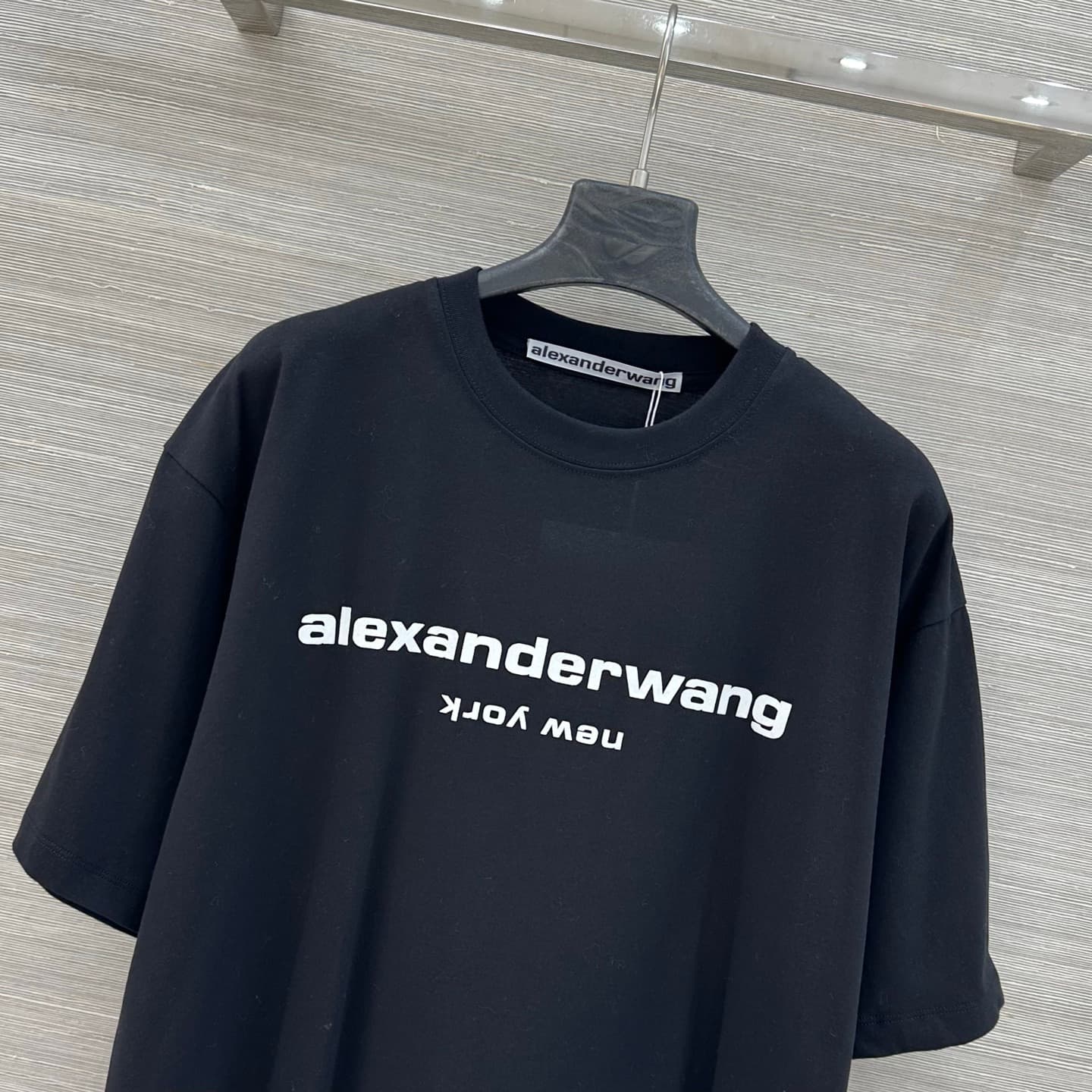 C18560 Exclusive release, high-quality original product ❤️ Fashionable outfits with AW trendy style. New spring/summer items from 26 💕 Stylish pieces 💕 High-end color combinations, three-dimensional foam logo on the T-shirt. Relaxed fit for both men and w — image 2