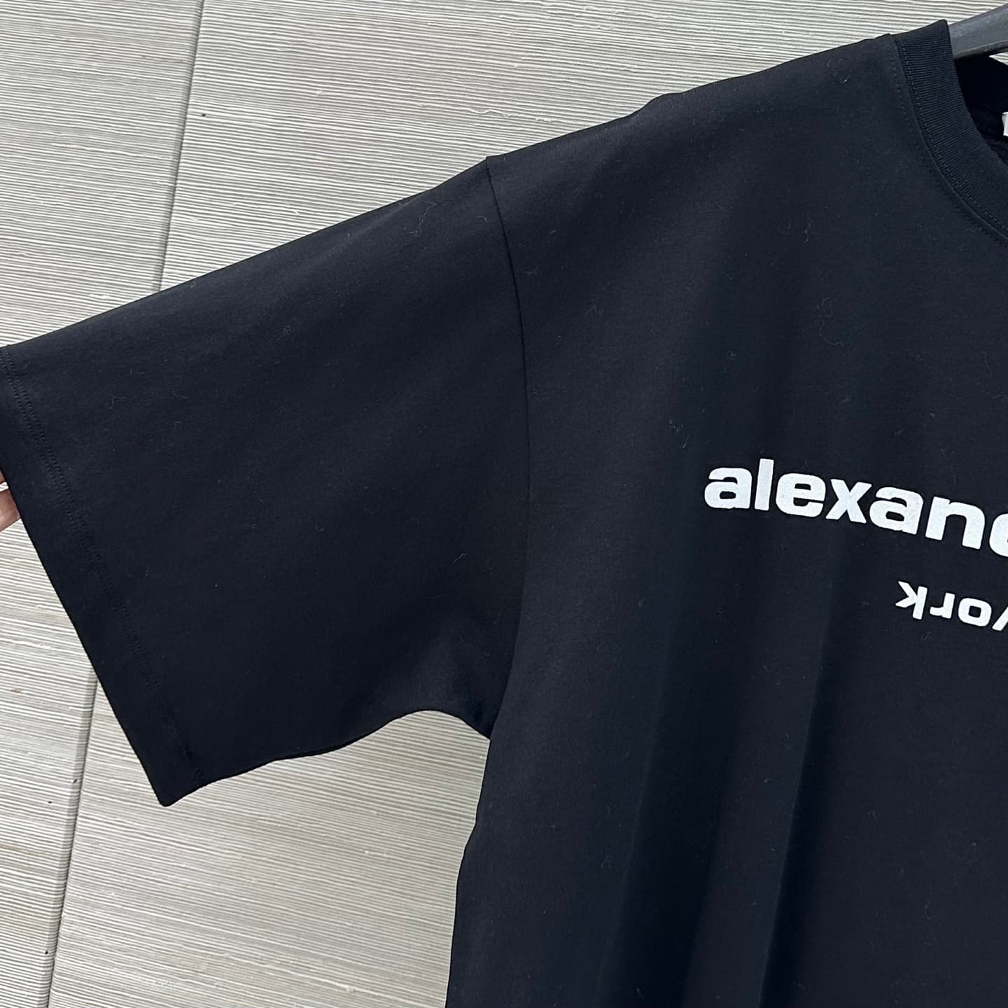 C18560 Exclusive release, high-quality original product ❤️ Fashionable outfits with AW trendy style. New spring/summer items from 26 💕 Stylish pieces 💕 High-end color combinations, three-dimensional foam logo on the T-shirt. Relaxed fit for both men and w — image 3