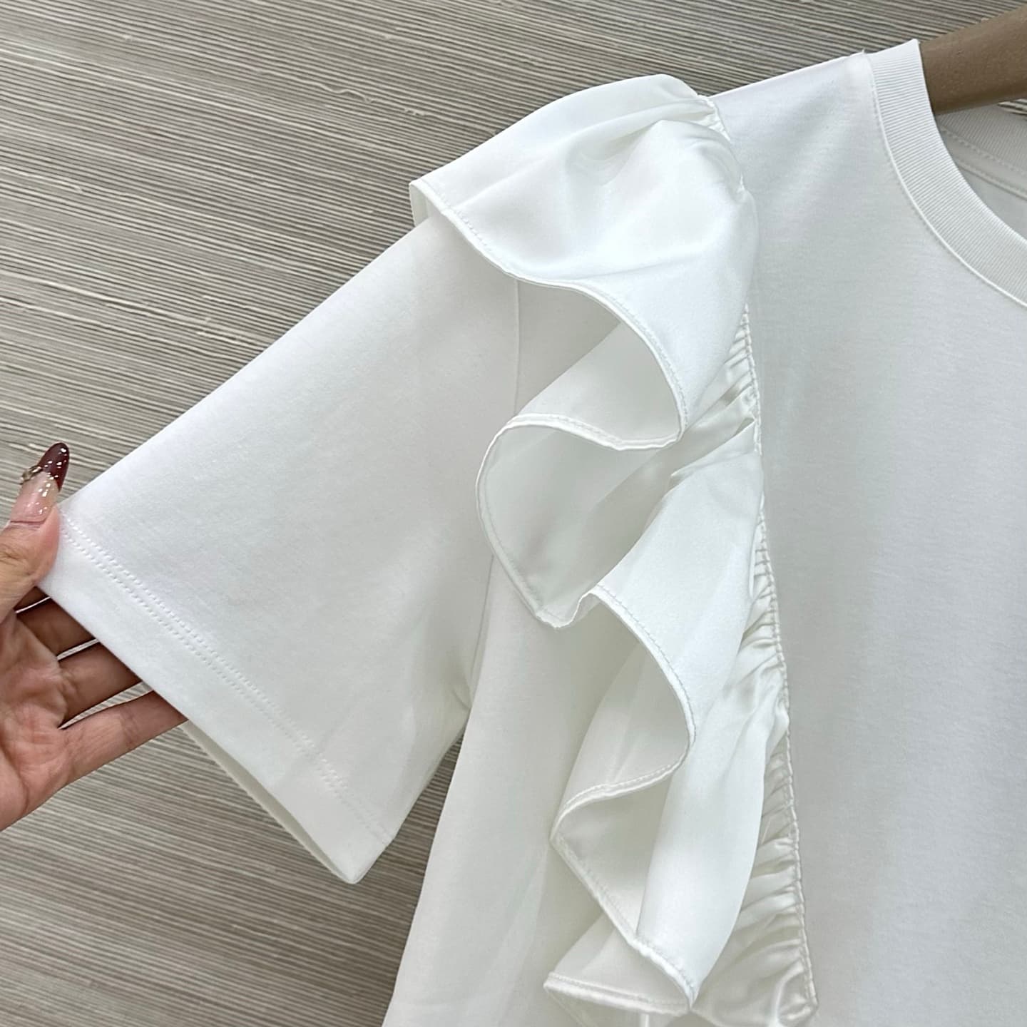 C18562 Highly recommended item – high-quality original design ❤️ Lou26s new spring collection. MONOGRAM satin pleated short-sleeve T-shirt with a three-dimensional shape. The design features decorative lace details, making it trendy and elegant! Made from — image 3