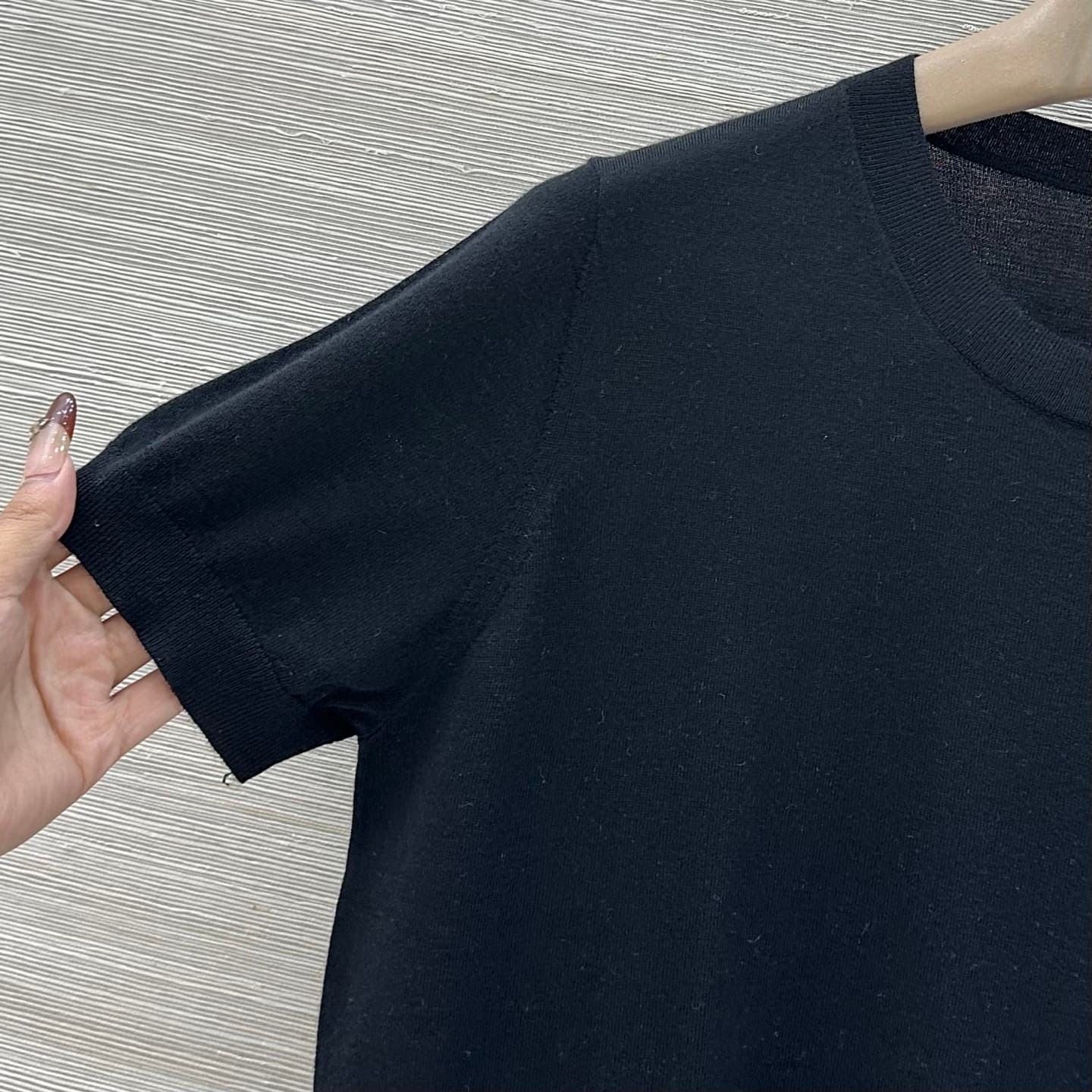 C18544 VP exclusive release 🍒 High-quality original items! RL long-term strategy, stylish and intelligent fashion choices! 18 custom knitting with 100% wool yarn – fine and comfortable texture. Classic round-necked rider embroidered short sleeves top. Ele — image 3