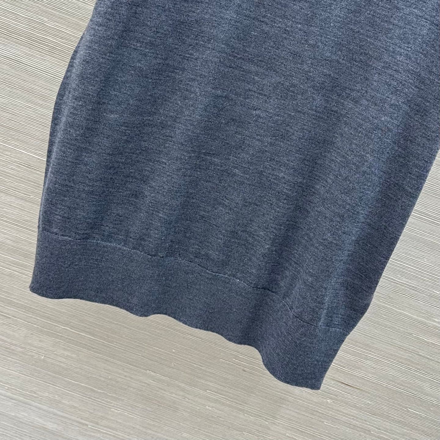 C18543 VP exclusive release 🍒 High-quality original fabric! RL long-term strategy, stylish and intelligent styling! 18 custom-knitted 100% wool yarn provides a delicate and comfortable feel; it’s a classic round-necked rider embroidered short-sleeve top.  — image 6