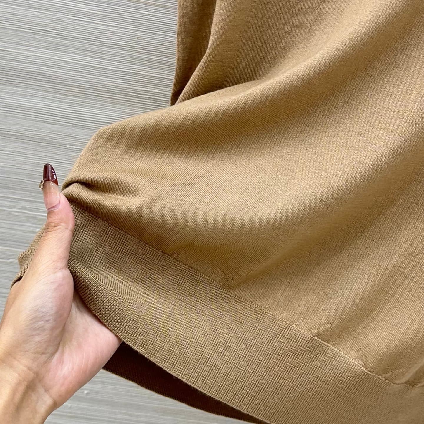 C18542 VP exclusive release 🍒 High-quality original design! RL long-term approach, stylish and smart fashion choices! 18 custom needles; 100% wool yarn provides a delicate and comfortable feel. It’s a classic round-necked rider embroidered short-sleeve to — image 7