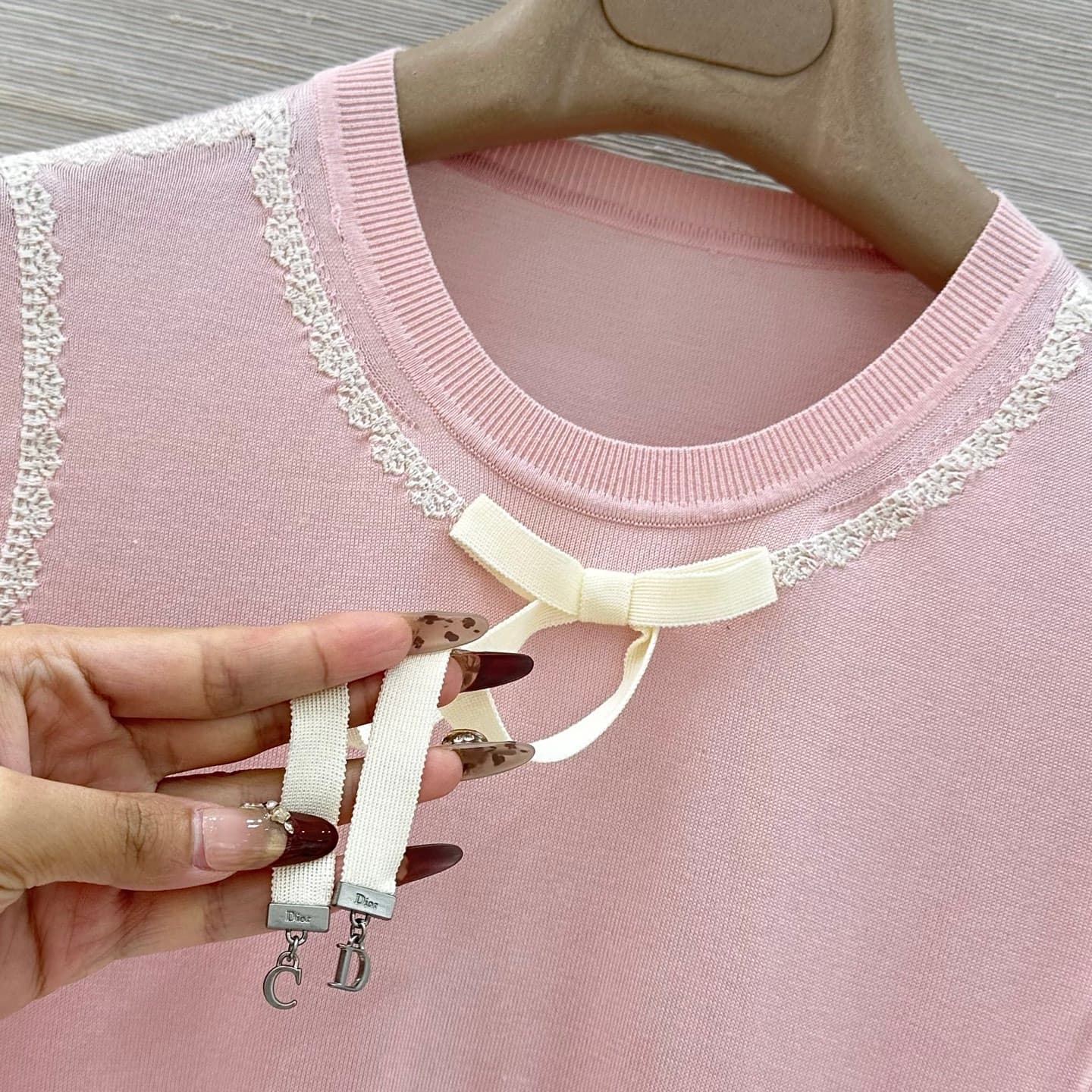 C18525 Exclusive release ❤️ High-quality original items – MissD style clothing. New product from 26 for early spring season 💙 Lace, embroidered letters, metal details, and bowed short-sleeve tops. The color is fresh and clean; it’s imported Merino wool of — image 5