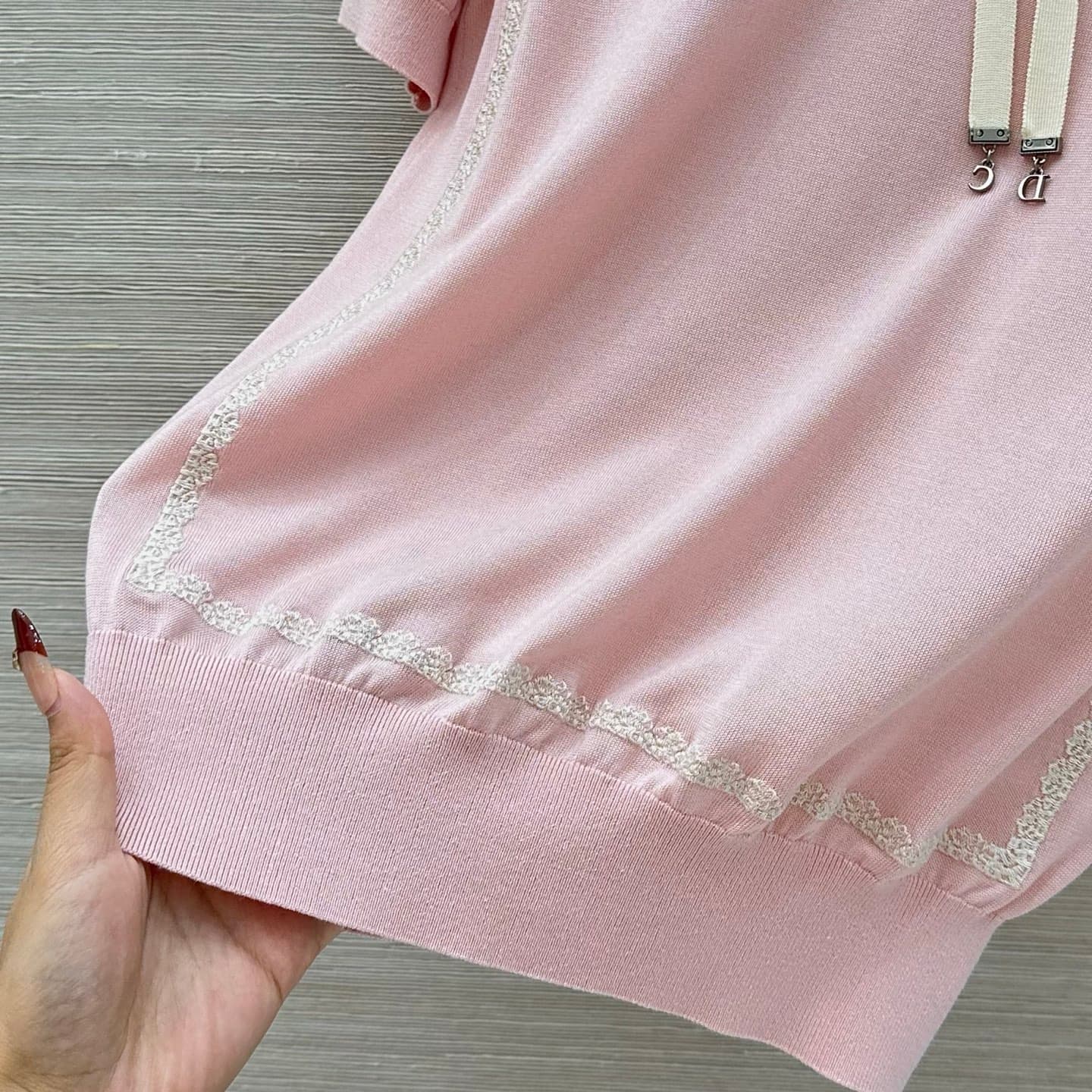 C18525 Exclusive release ❤️ High-quality original items – MissD style clothing. New product from 26 for early spring season 💙 Lace, embroidered letters, metal details, and bowed short-sleeve tops. The color is fresh and clean; it’s imported Merino wool of — image 7