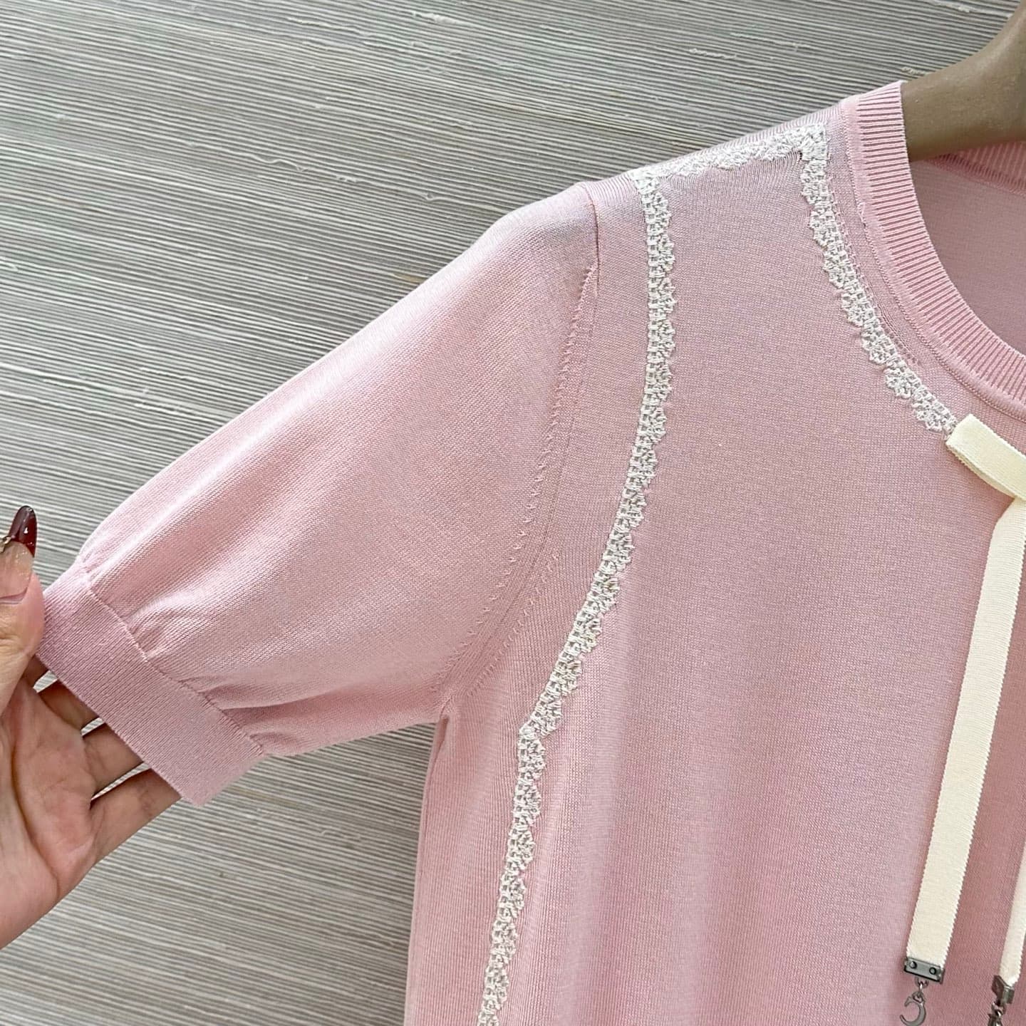 C18525 Exclusive release ❤️ High-quality original items – MissD style clothing. New product from 26 for early spring season 💙 Lace, embroidered letters, metal details, and bowed short-sleeve tops. The color is fresh and clean; it’s imported Merino wool of — image 3