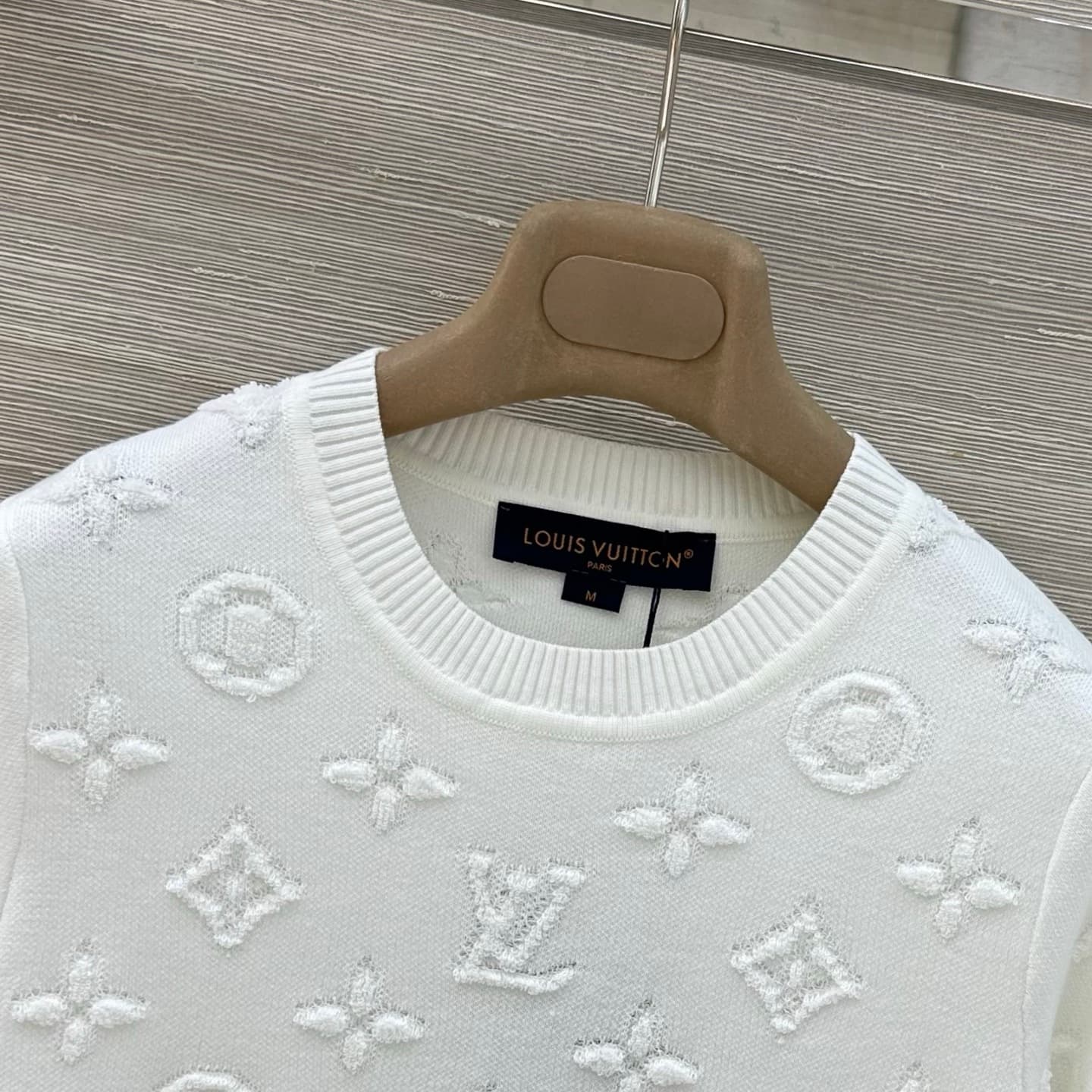 C18519 Exclusive release by VP❤️ High-quality original product💕 A new item with stunning appearance! A MONOGRAM knitted short-sleeve top that creates a great atmosphere! The short, round-neck design is absolutely beautiful when worn! It has both sweet and — image 5