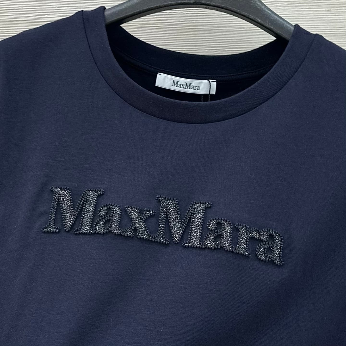 C18552 High-quality original style, exclusive release ❤️ Elegant fashion attire, 26 – new items for spring/summer. T-shirt with letter embroidery on a round-necked short-sleeved design! Made of high-count pure cotton fabric, it feels comfortable and breat — image 5