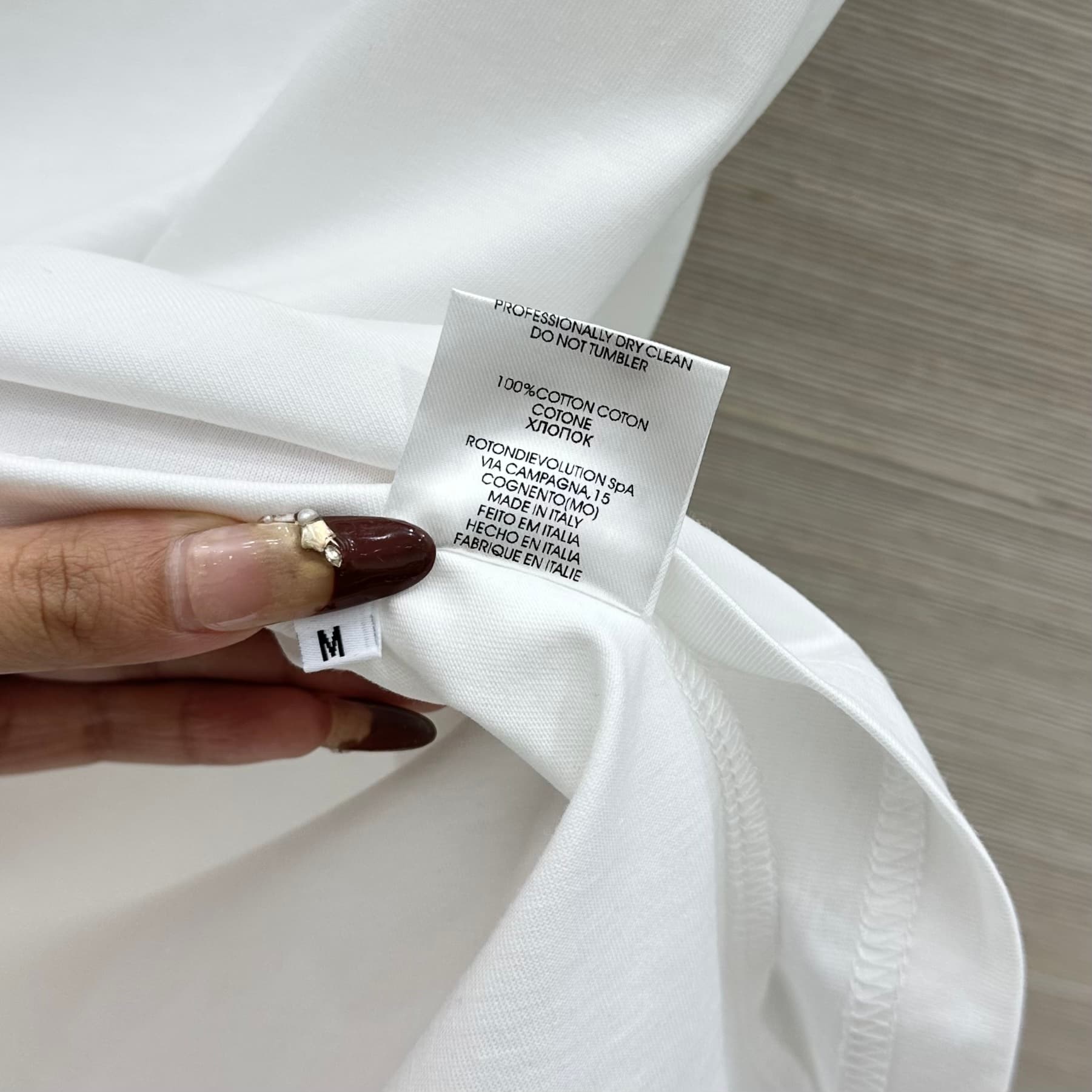 C18551 High-quality original item, exclusive release ❤️ Elegant fashion wear from Max. It’s a new style for spring/summer: a T-shirt with letter embroidery on a round neck and short sleeves! Made of high-stitch pure cotton fabric, it feels comfortable and — image 8