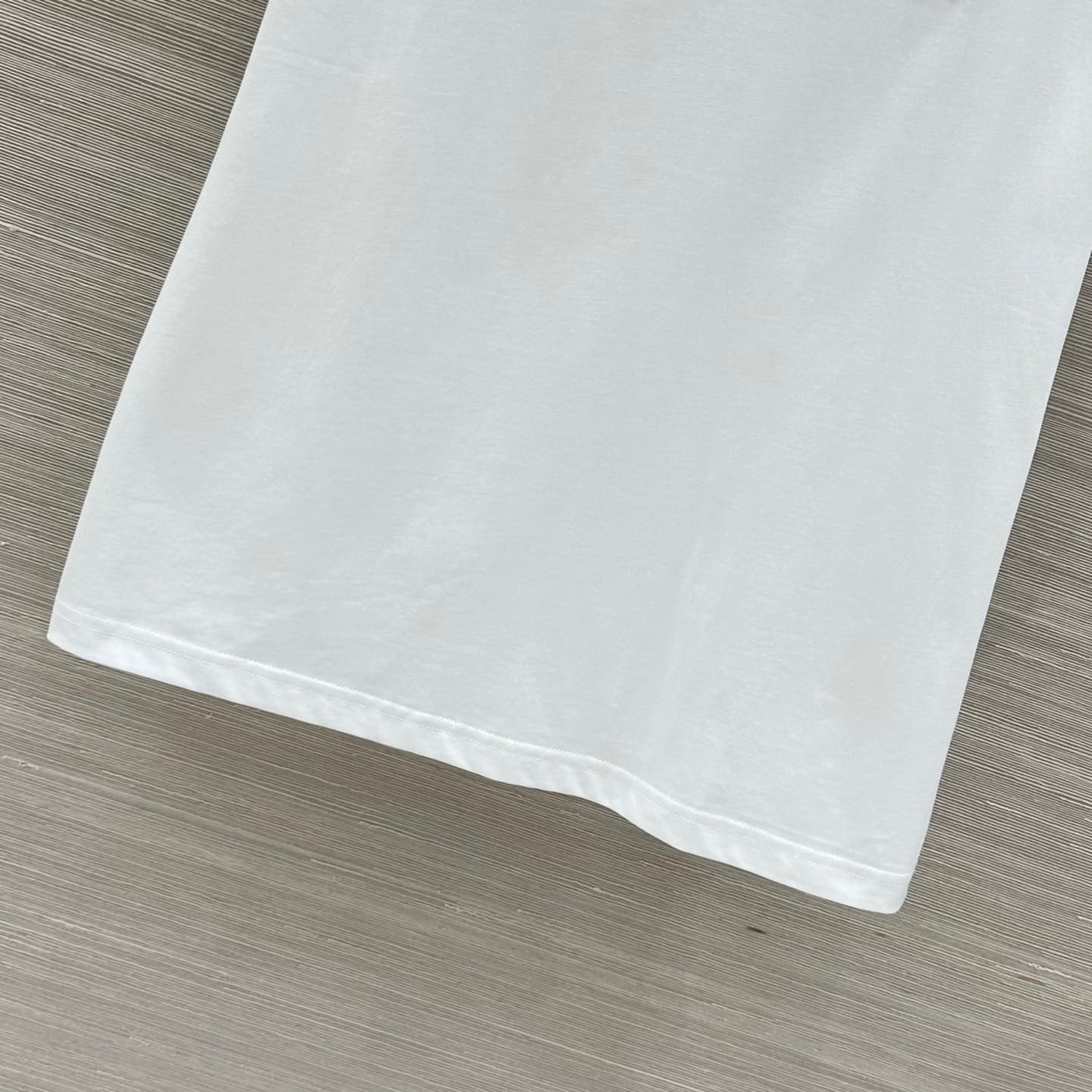C18551 High-quality original item, exclusive release ❤️ Elegant fashion wear from Max. It’s a new style for spring/summer: a T-shirt with letter embroidery on a round neck and short sleeves! Made of high-stitch pure cotton fabric, it feels comfortable and — image 6