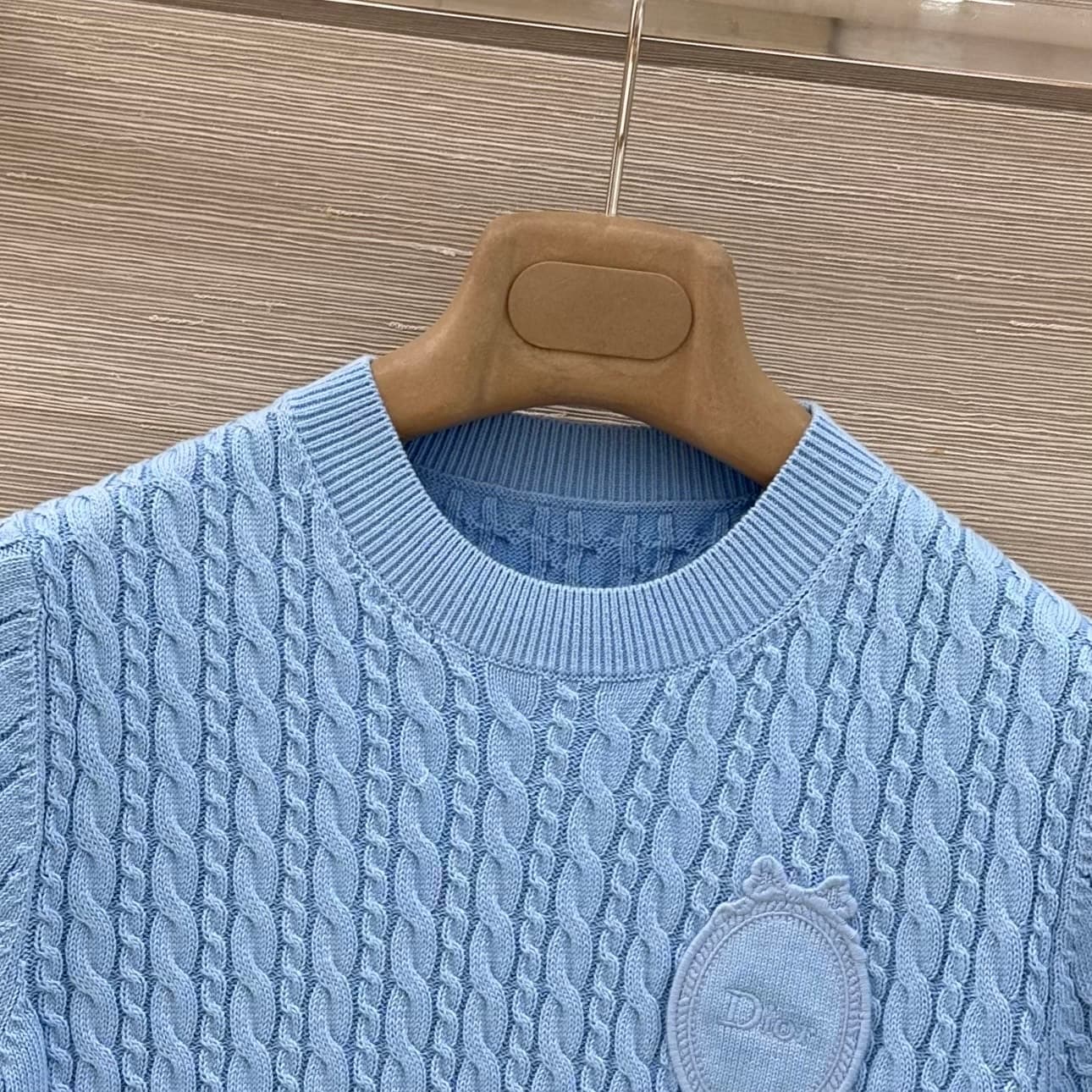 C18517 Original quality 💋 Miss D26s early spring new collection, Garden World series – Summer Blue 💙 round-neck knitted short sleeves sweater. Features intricate embroidered badges with perfect details ✨ Full of youthful charm, soft and elegant twill weav — image 5