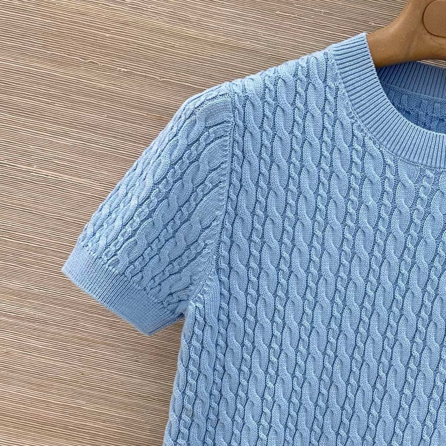 C18517 Original quality 💋 Miss D26s early spring new collection, Garden World series – Summer Blue 💙 round-neck knitted short sleeves sweater. Features intricate embroidered badges with perfect details ✨ Full of youthful charm, soft and elegant twill weav — image 3