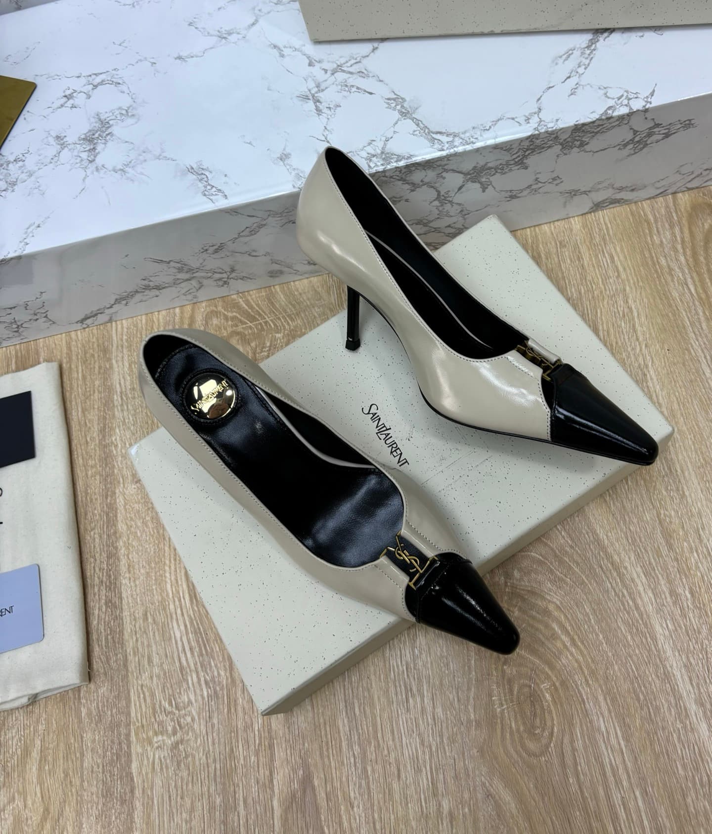 D12340 Saint Laurent fw26 – newly arrived! YSL selects high-quality leather that has been processed through multiple鞣ing processes, resulting in a soft and silky texture, like silk. Every texture is carefully crafted, ensuring a perfect fit while also giv — image 6
