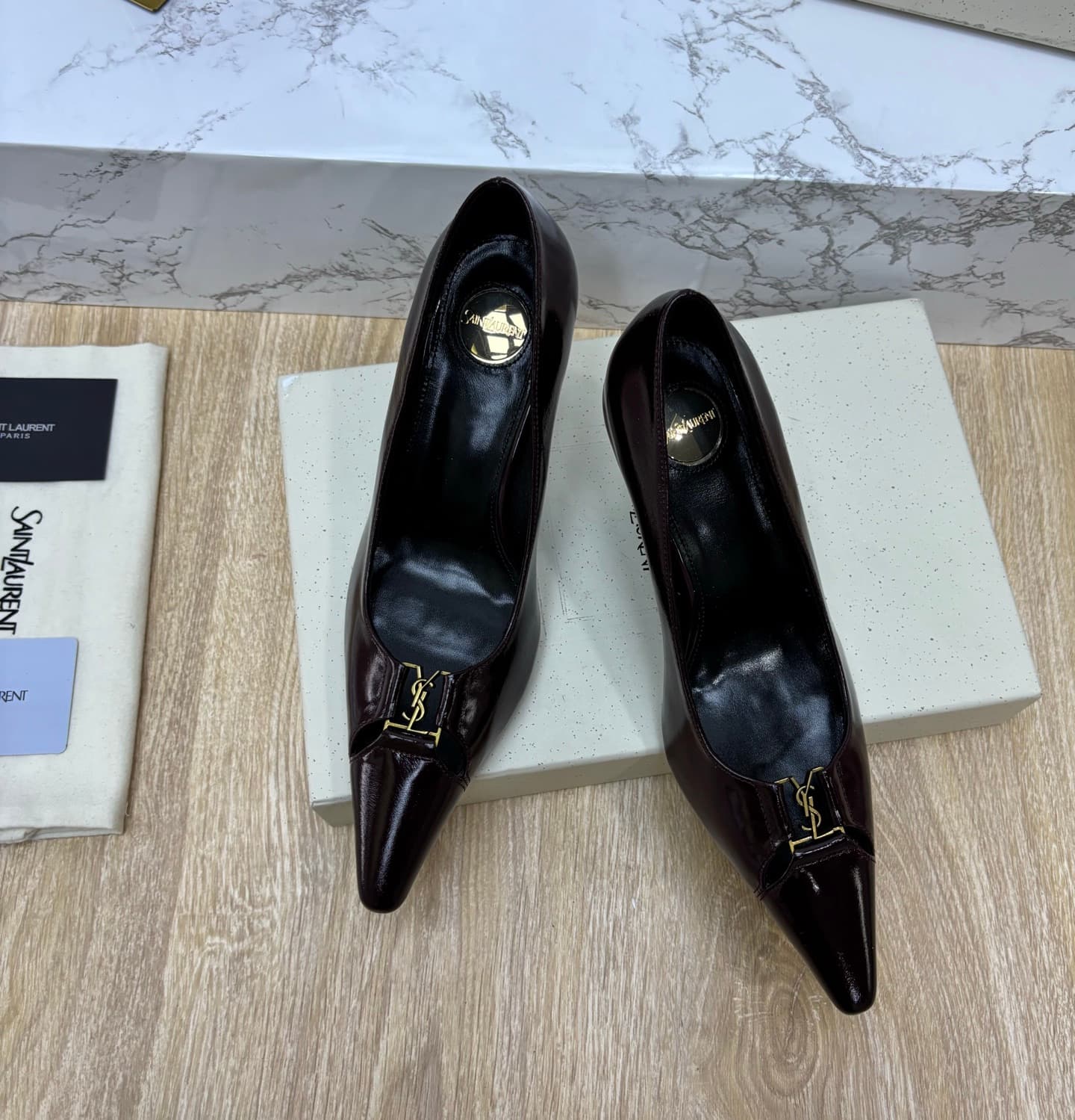 D12339 Saint Laurent fw26 – New arrival! YSL selects high-quality leather that has been processed through multiple refining processes, resulting in a soft, silky texture similar to silk. Every texture is crafted with care, ensuring a perfect fit while als — image 8