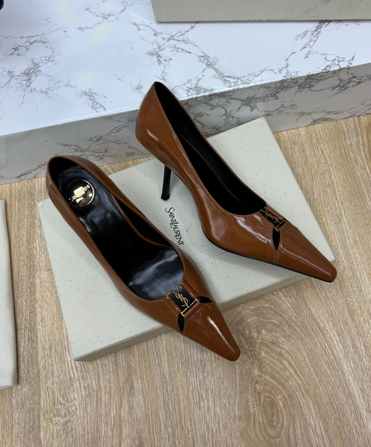 D12338 Saint Laurent fw26 – newly arrived! YSL selects high-quality leather that has been treated through multiple processes, resulting in a soft, silky texture similar to silk. Every pattern is carefully crafted, ensuring a perfect fit while also giving  — image 6