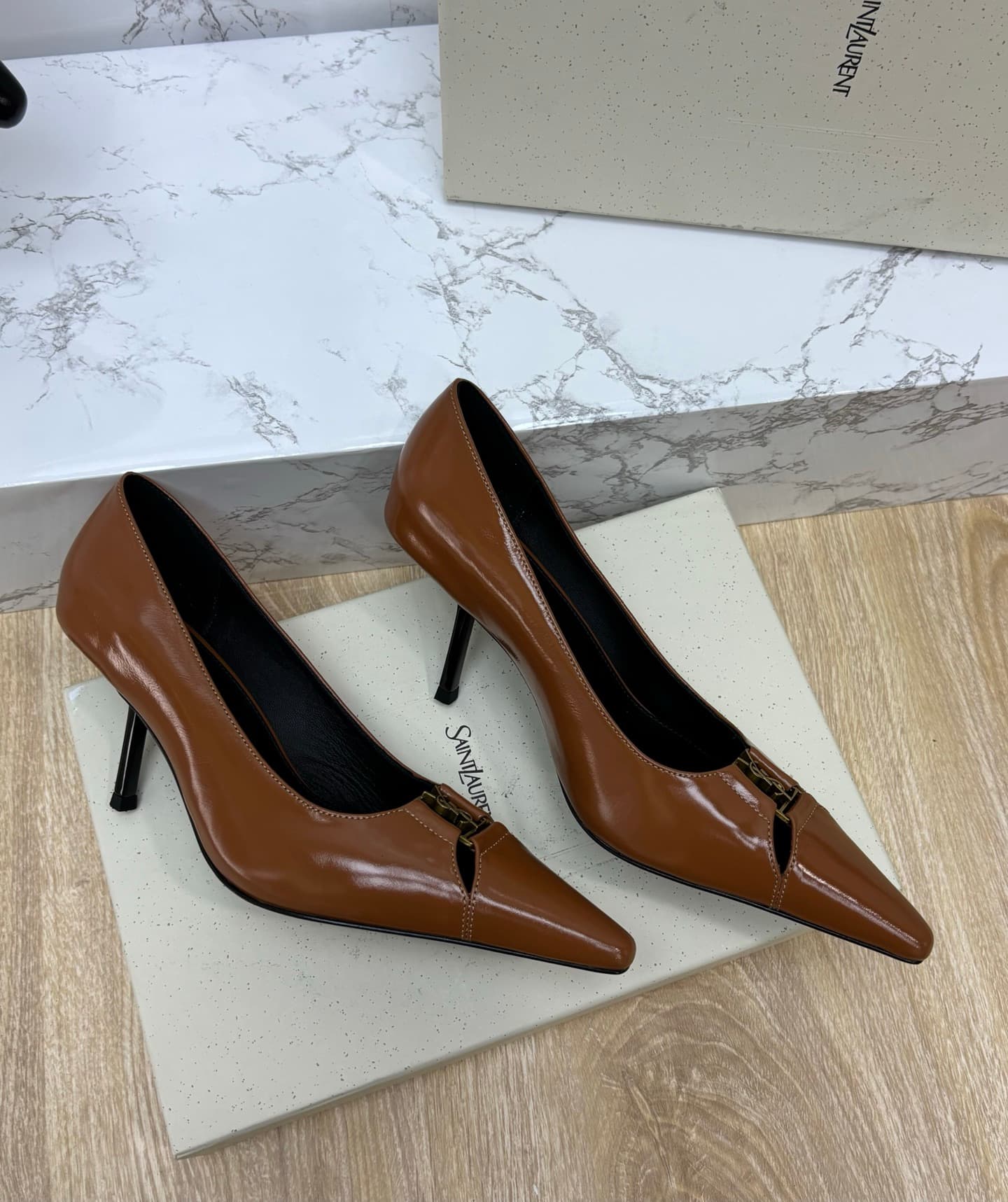 D12338 Saint Laurent fw26 – newly arrived! YSL selects high-quality leather that has been treated through multiple processes, resulting in a soft, silky texture similar to silk. Every pattern is carefully crafted, ensuring a perfect fit while also giving  — image 7