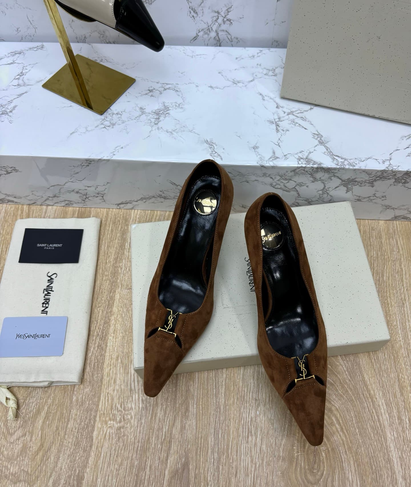 D12336 Saint Laurent fw26 – New arrival! YSL selects high-quality leather that has been treated through multiple processes, resulting in a soft, silky texture similar to satin. Every texture is carefully crafted, ensuring a perfect fit while also giving t — image 8