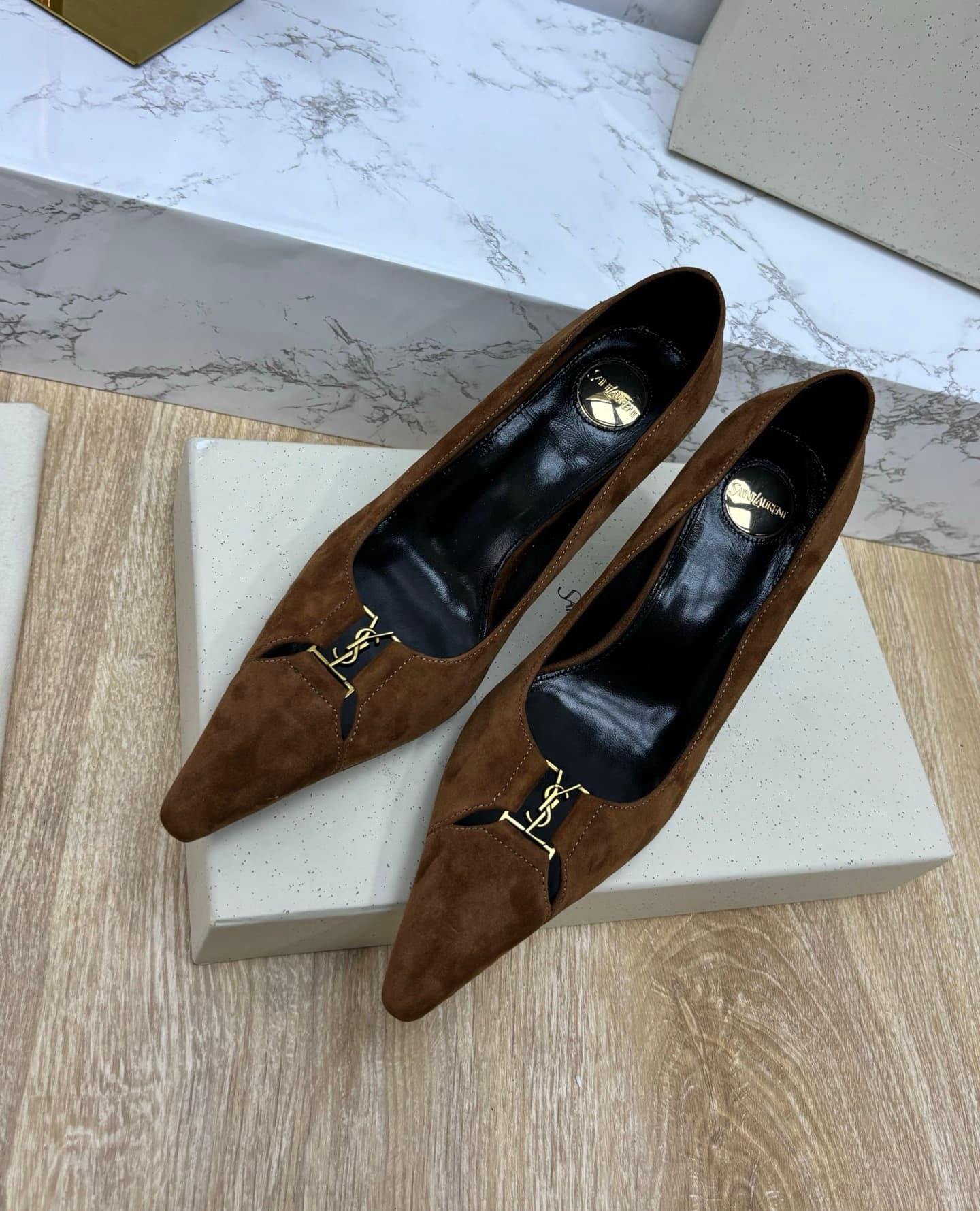 D12336 Saint Laurent fw26 – New arrival! YSL selects high-quality leather that has been treated through multiple processes, resulting in a soft, silky texture similar to satin. Every texture is carefully crafted, ensuring a perfect fit while also giving t — image 2