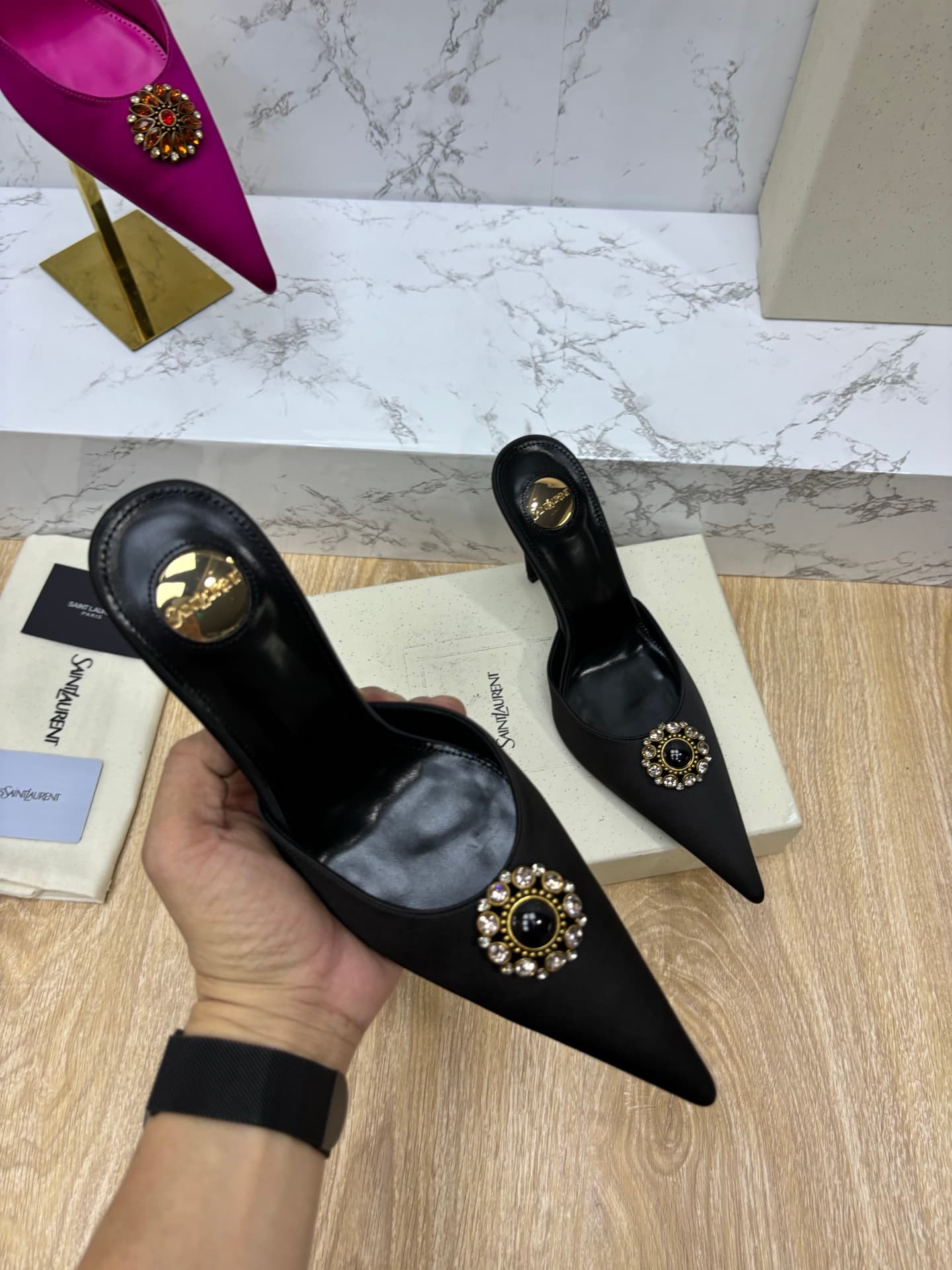 D12342 YSL — image 4