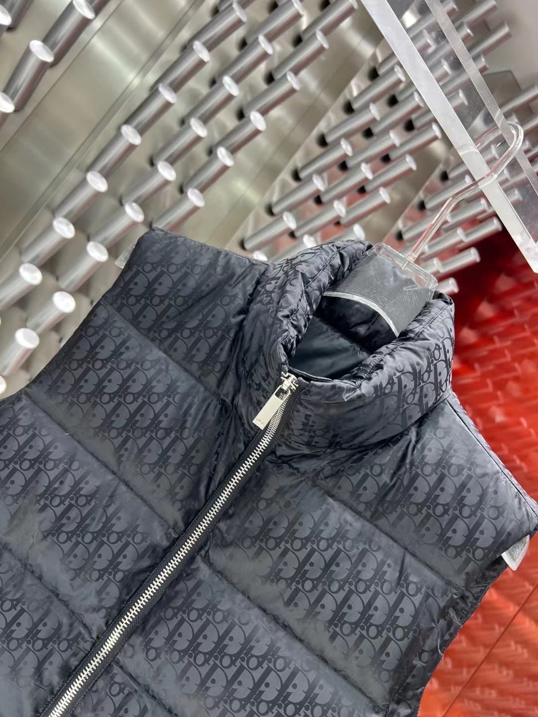 C11062 2025 new autumn/winter models 🆕 Down jacket. Original 1 and 1: custom metal accessories imported directly. Welcome to the store for comparison. Absolutely high quality. Made with top-tier 95 white duck down – ultra soft, fluffy and plush. Excellent — image 2
