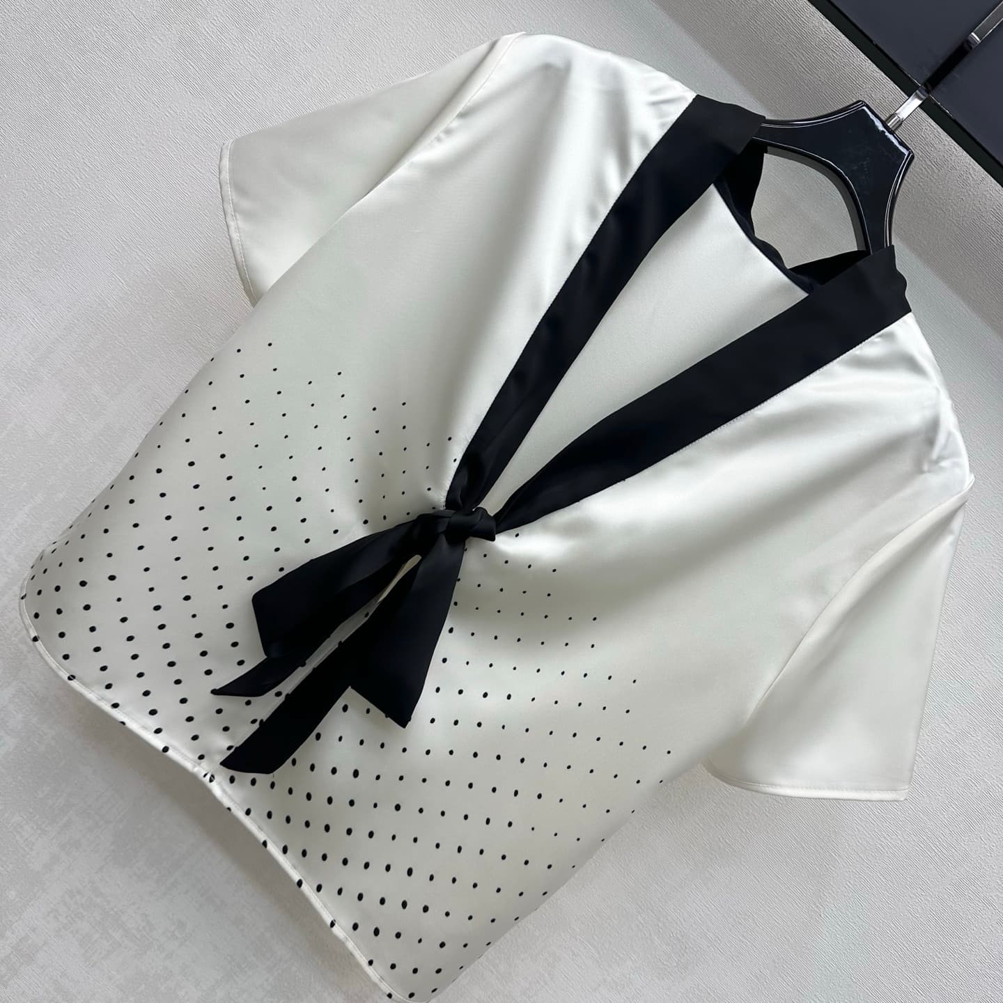 C19516 Dio*2026 new product launched! Vintage/retro tie with gradient polka dots set. Customized YB imported satin material – silky, smooth, and softly flowing. Features matching black and vintage-colored straps at the front and back. Combined with gradie — image 5