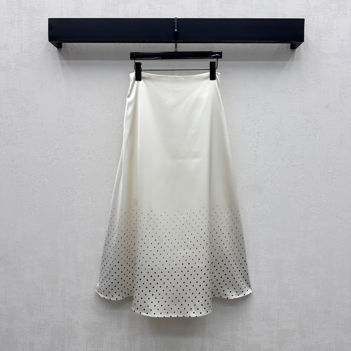 C19516 Dio*2026 new product launched! Vintage/retro tie with gradient polka dots set. Customized YB imported satin material – silky, smooth, and softly flowing. Features matching black and vintage-colored straps at the front and back. Combined with gradie — image 8