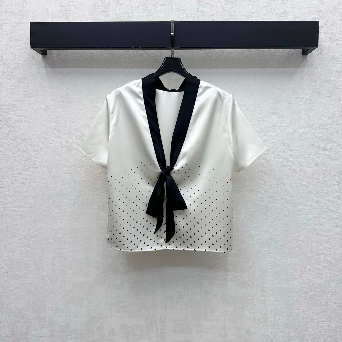 C19516 Dio*2026 new product launched! Vintage/retro tie with gradient polka dots set. Customized YB imported satin material – silky, smooth, and softly flowing. Features matching black and vintage-colored straps at the front and back. Combined with gradie — image 4