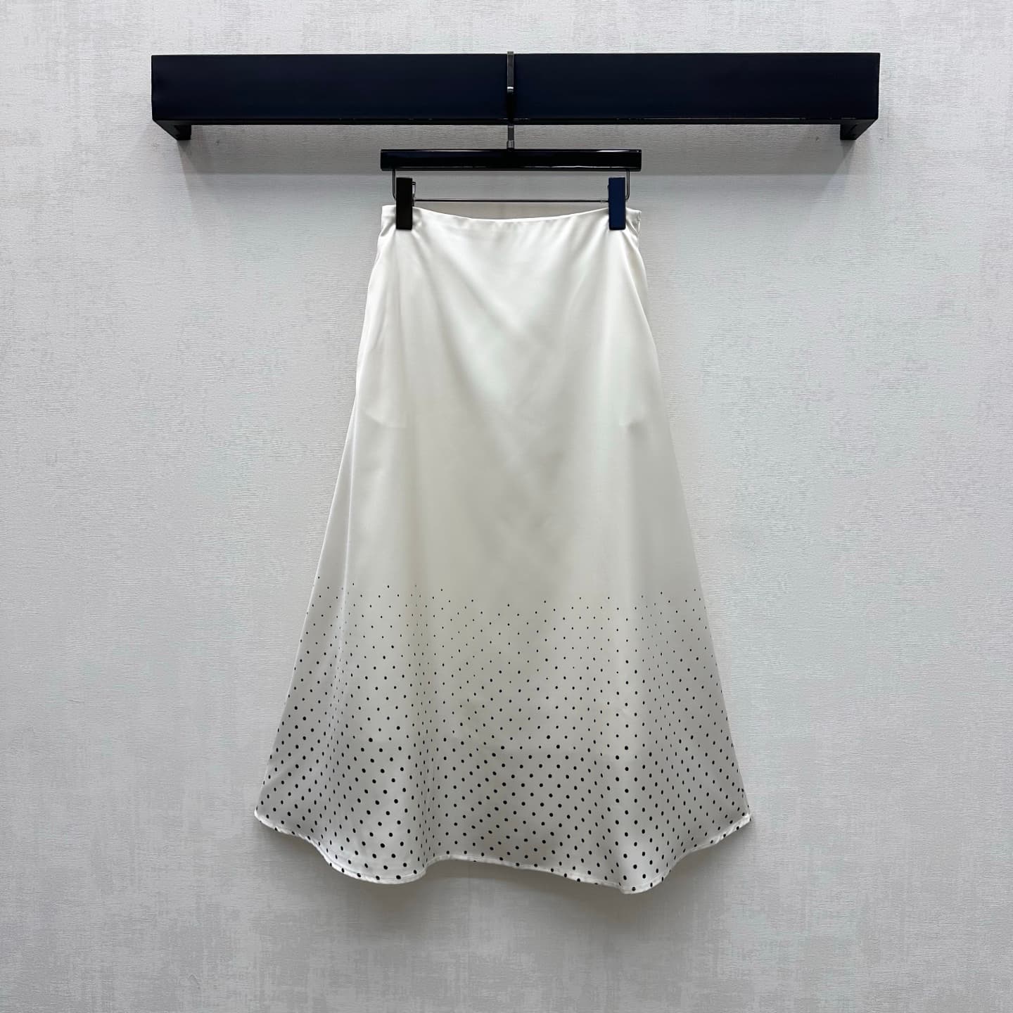C19516 Dio*2026 new product launched! Vintage/retro tie with gradient polka dots set. Customized YB imported satin material – silky, smooth, and softly flowing. Features matching black and vintage-colored straps at the front and back. Combined with gradie — image 6