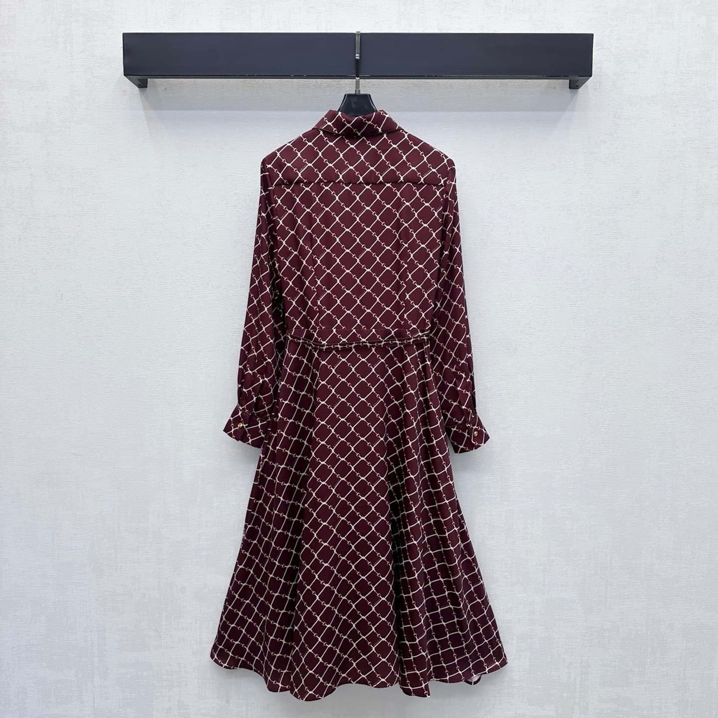 C19530 Dio*2026 new product launched: Vintage/retro checkered print blouse dress. Customized with YB imported satin material—soft, smooth, and shiny. Features a single-row gold buttons on the collar, paired with a waist-adjustable belt for more style dept — image 7