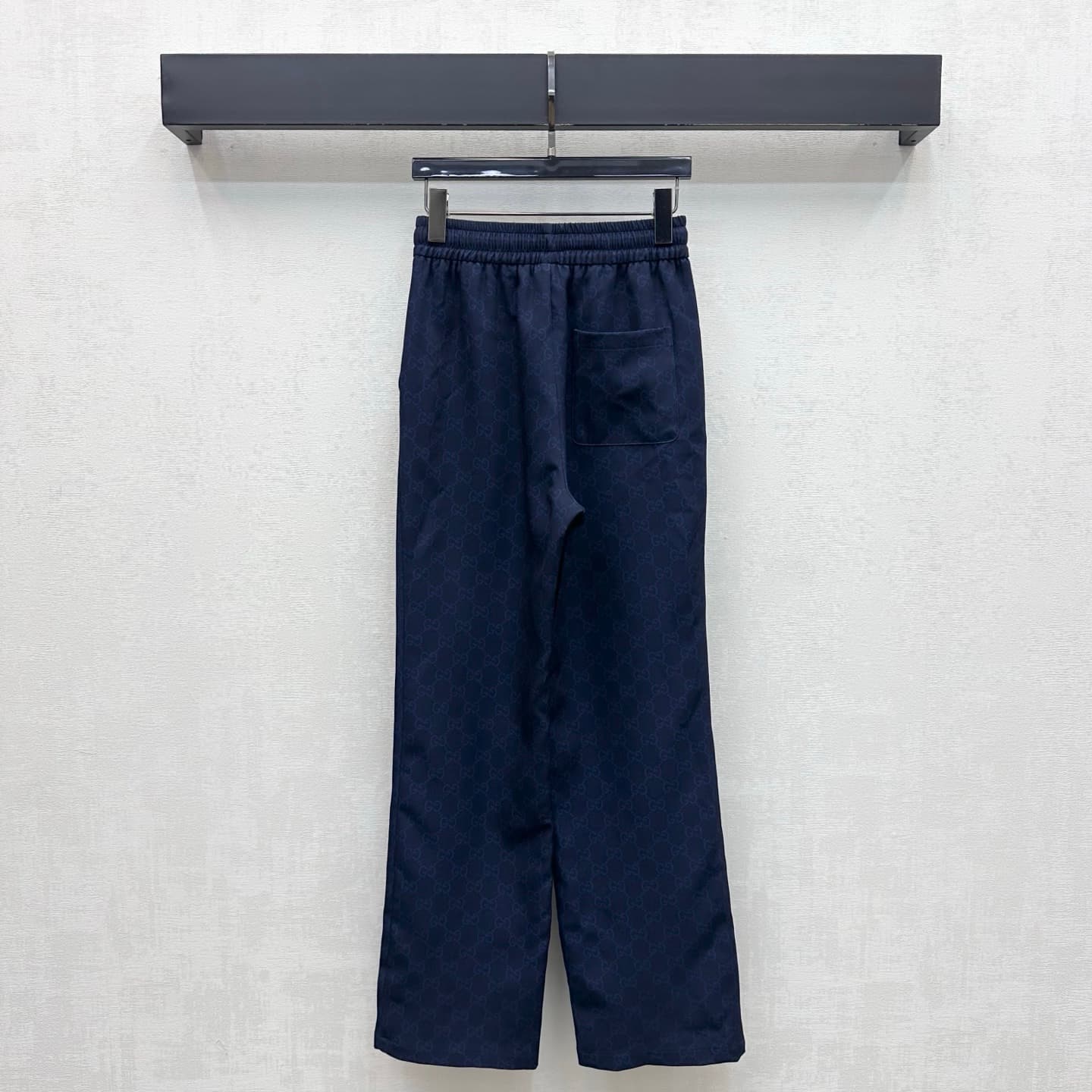 C19539 Gucc*2026 new product launched. Wide-leg pants with full-print patterns. Customized YB imported twill cotton fabric, soft and comfortable, breathable and gentle on the skin. Features a elastic waist and metal ties at the hem. Comes with a practical — image 6