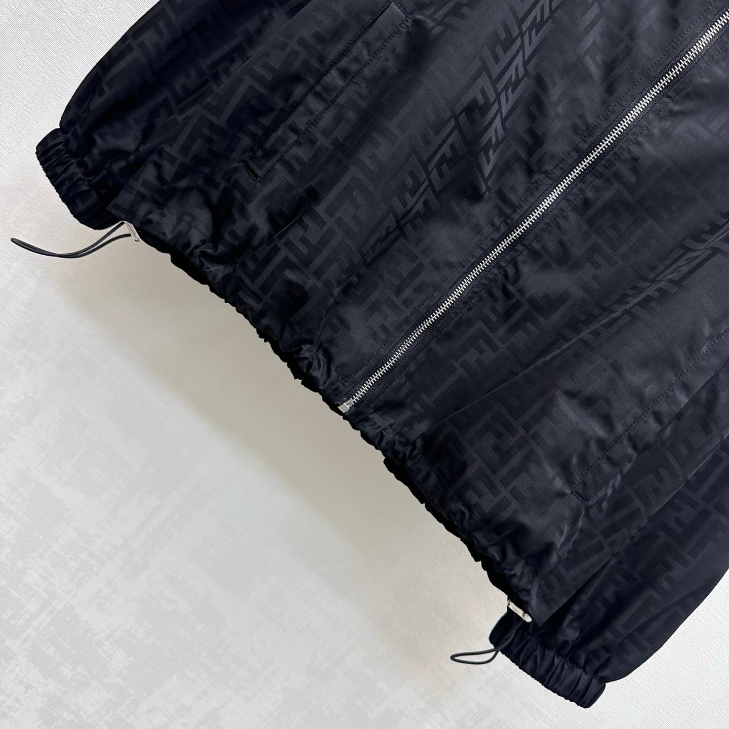 C19542 Fend*2026 new product launched. Full-print patterned hooded jacket. Customized YB imported nylon patterned fabric – smooth, wrinkle-resistant, lightweight and crisp. Features a metal zipper with hood opening design; along with drawstring at the hem — image 4