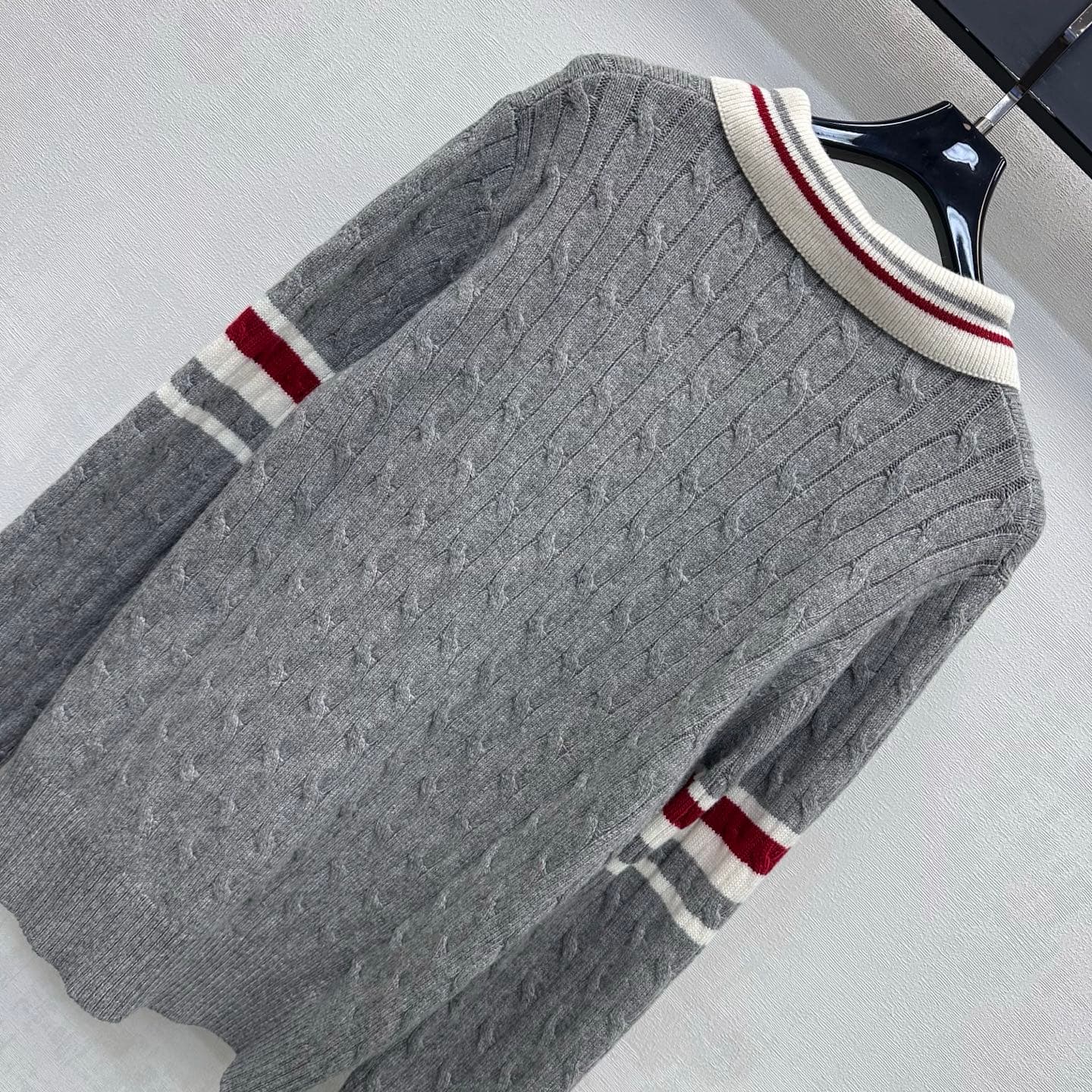 C19550 Ralph Laure*2026 new product launched! Vintage/retro patterned embroidered knitted cardigan. Customized with YB imported knitting material—soft, gentle on the skin, warm and breathable. Features a Polo collar with vintage-style colored stripes alon — image 6